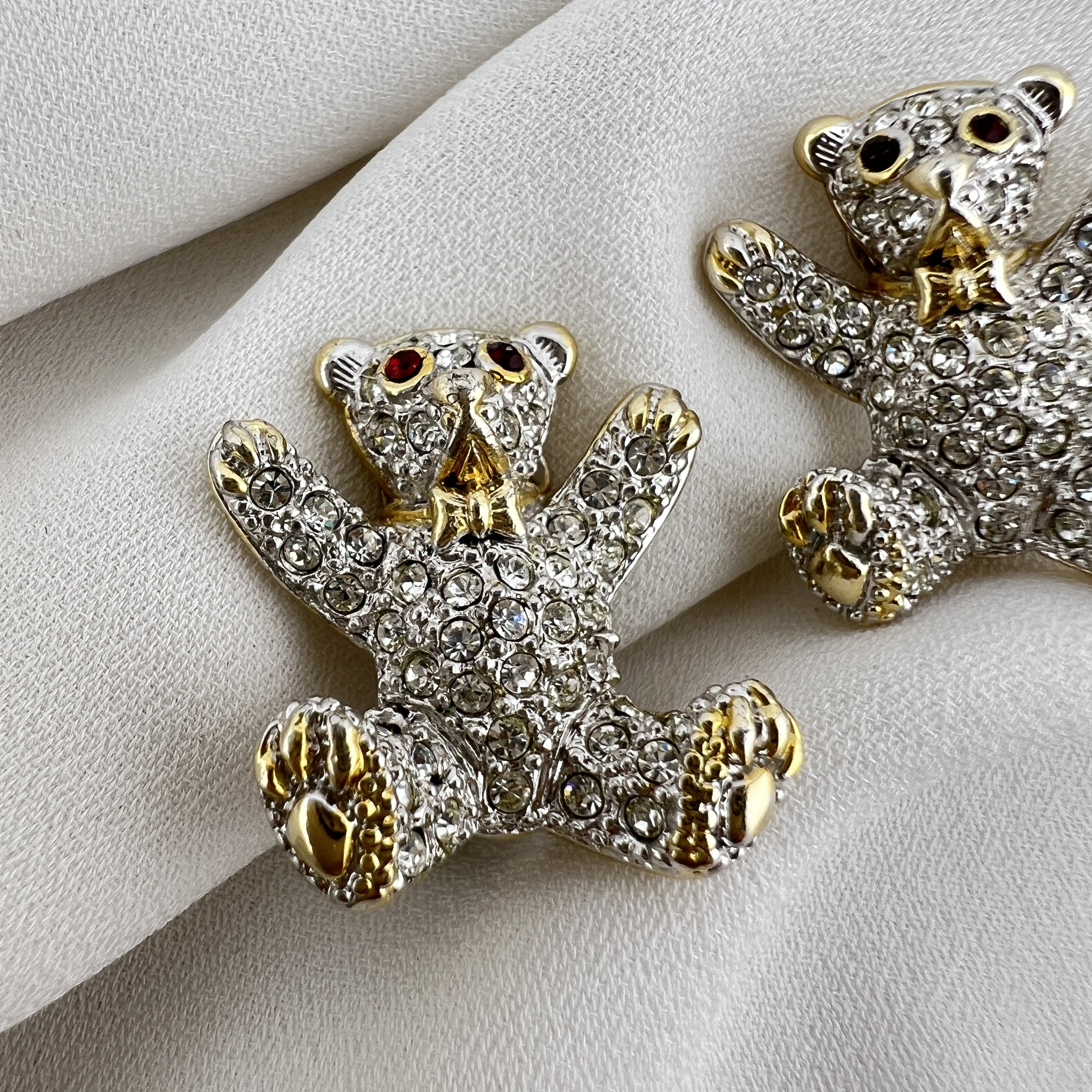 Vintažiniai klipsai „Spindintys meškučiai“ 🧸