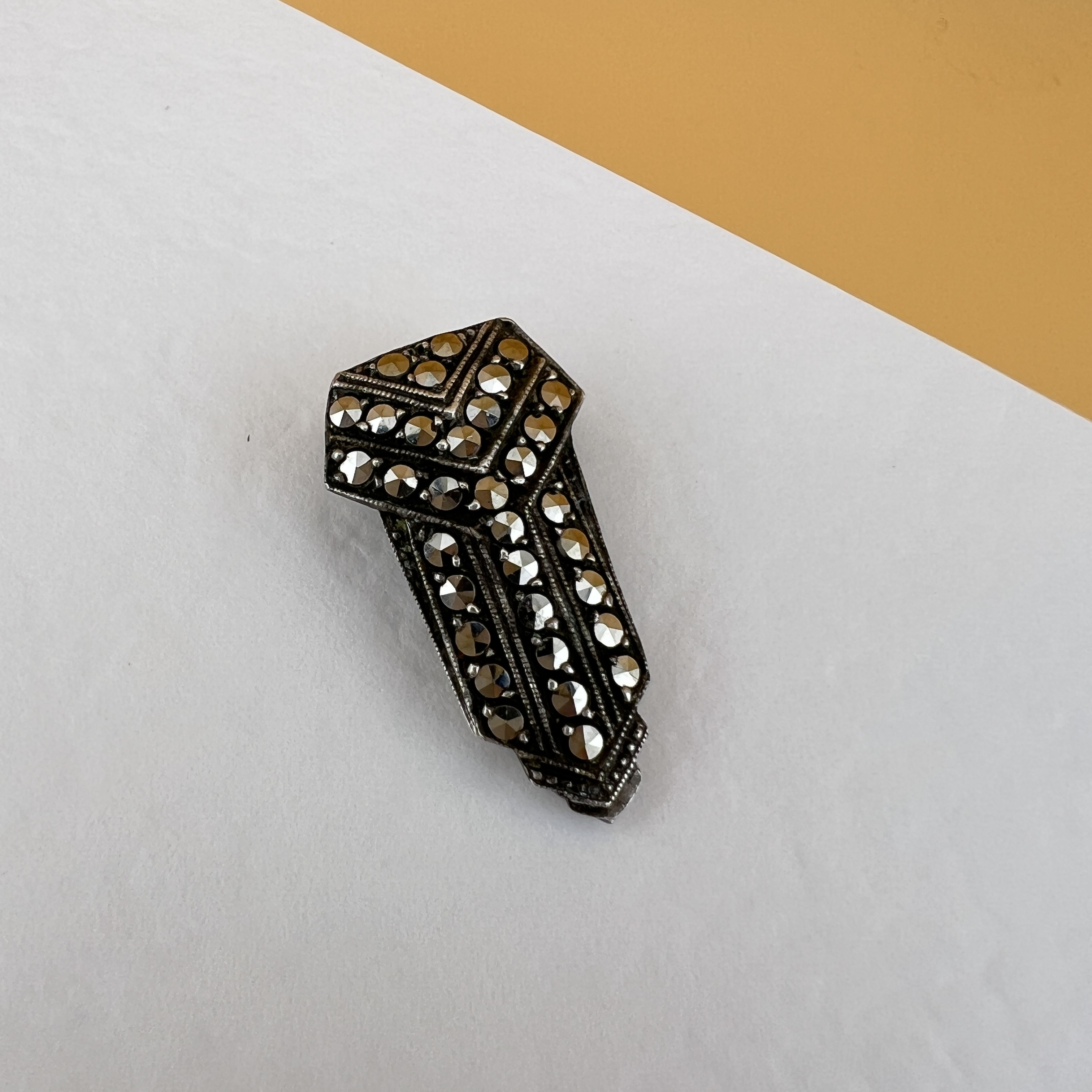 Vintažinis Sidabrinis Segtukas „Art Deco Geometrija“