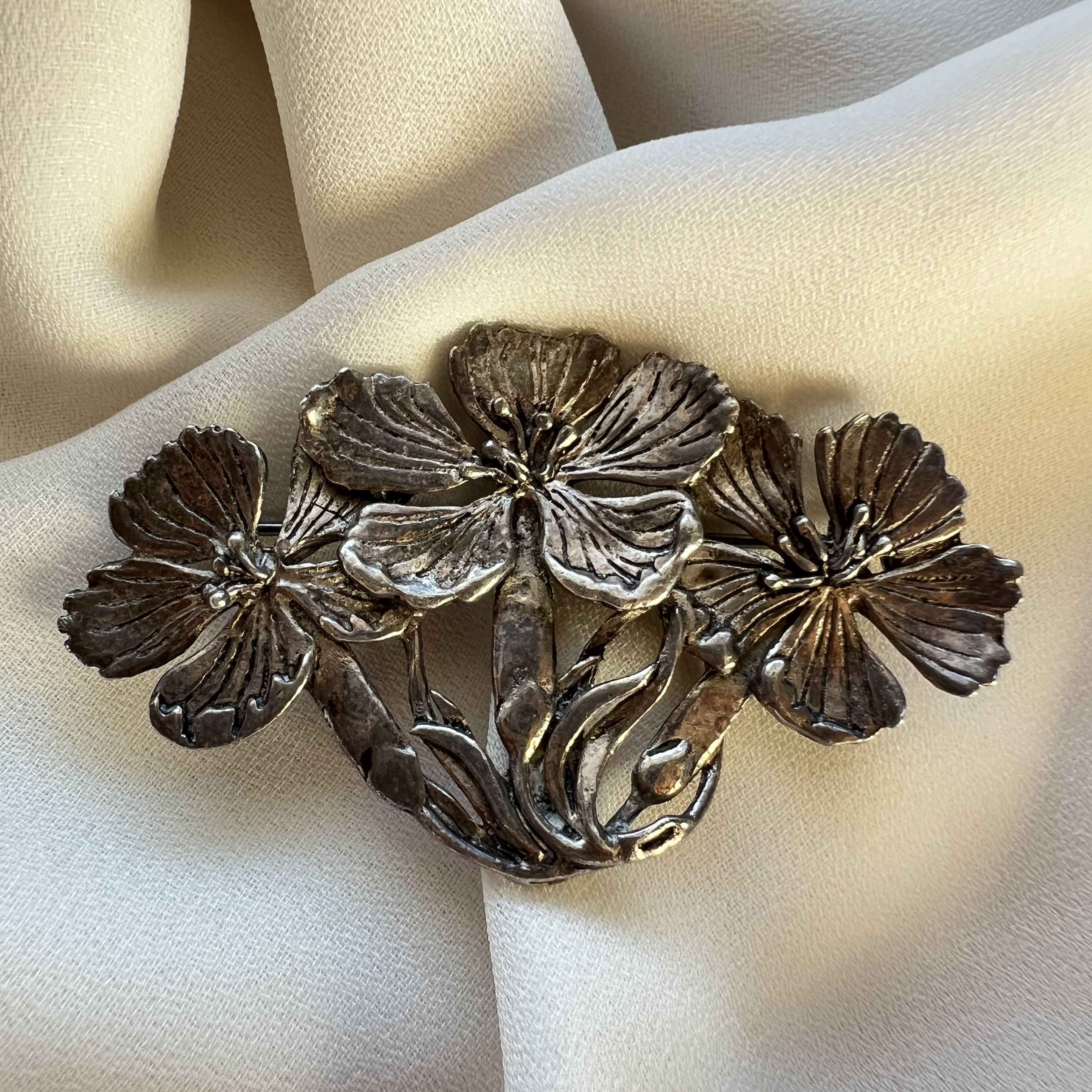 Skandinaviška elegancija: MASJ gėlių sagė