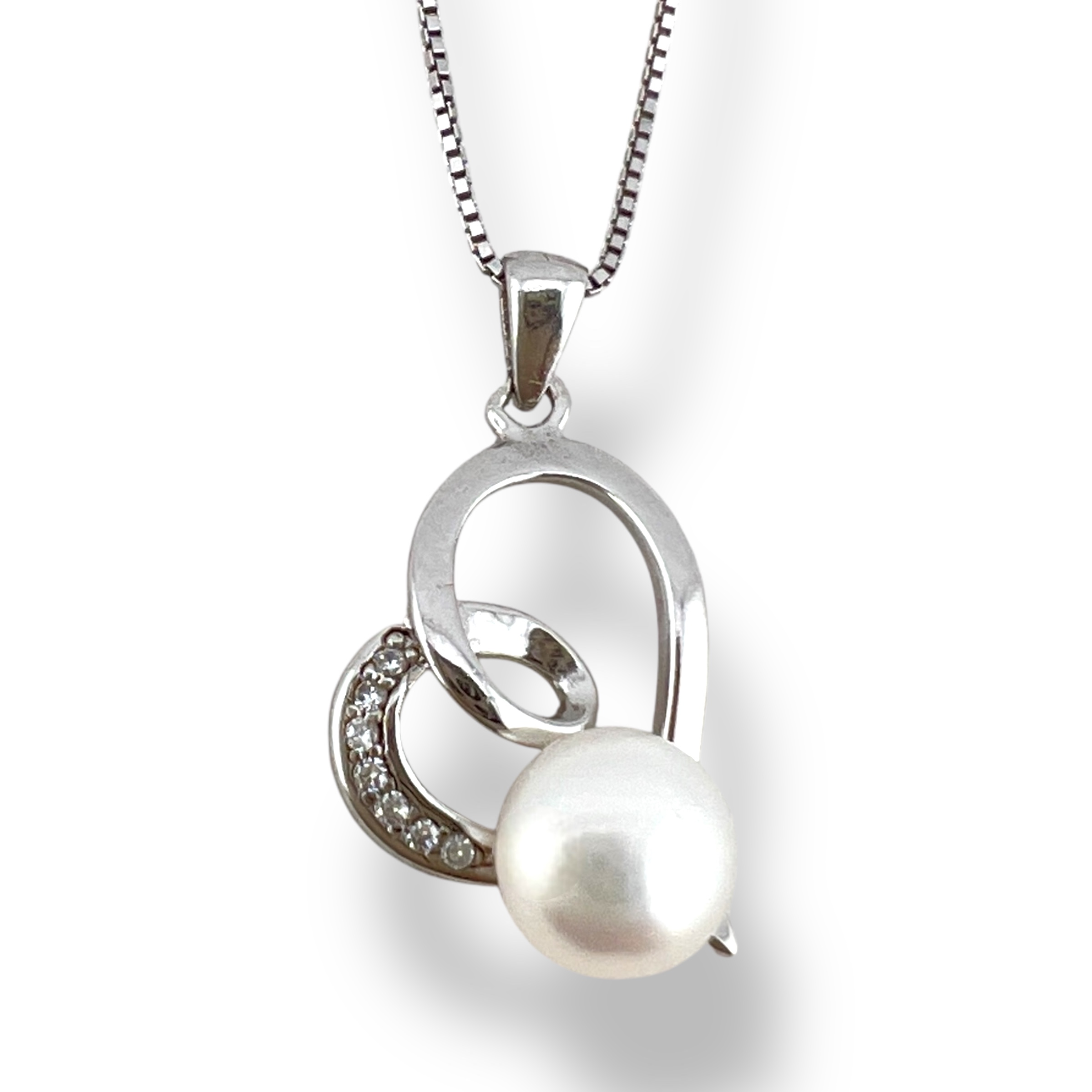 „Helzberg Diamonds“ sidabrinis širdies vėrinys su perlu