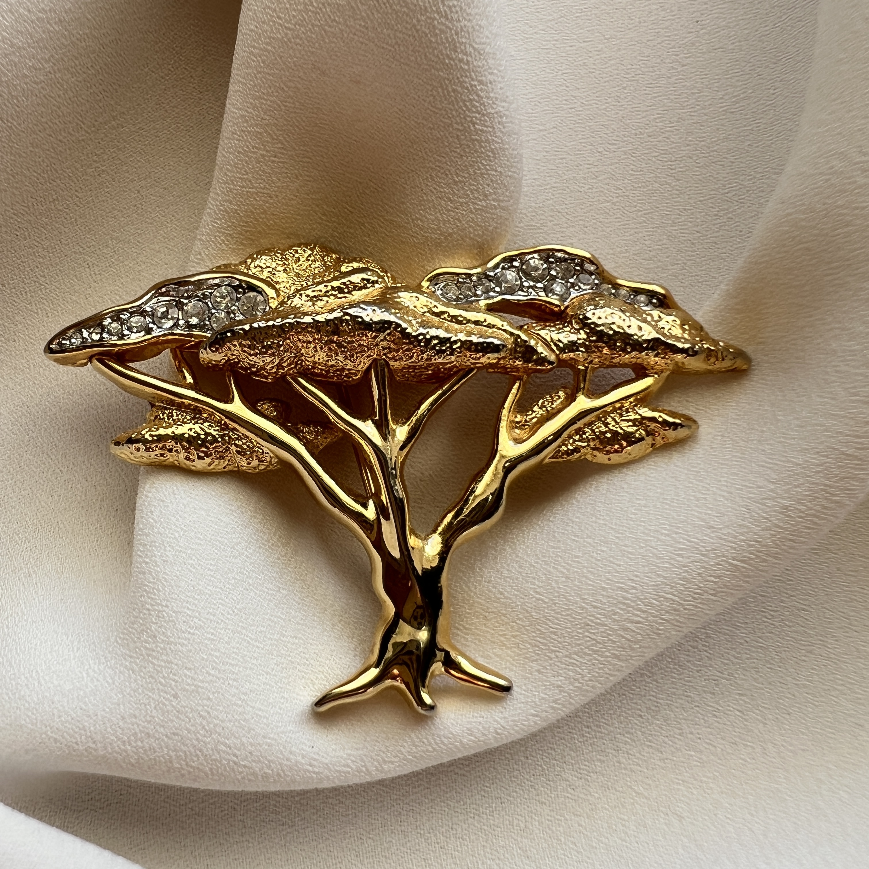 Vintažinė auksinio atspalvio sagė „Medis“