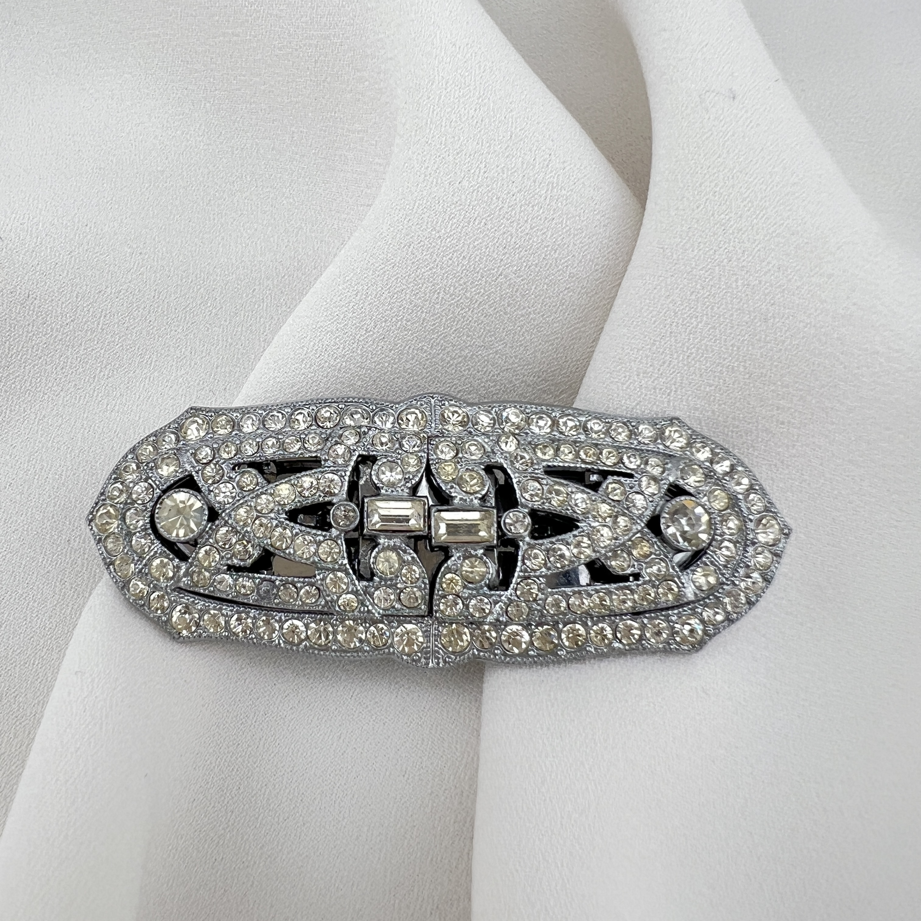 Art Deco 3-in-1 transformuojama segė – 1930/40-ųjų Holivudo elegancija
