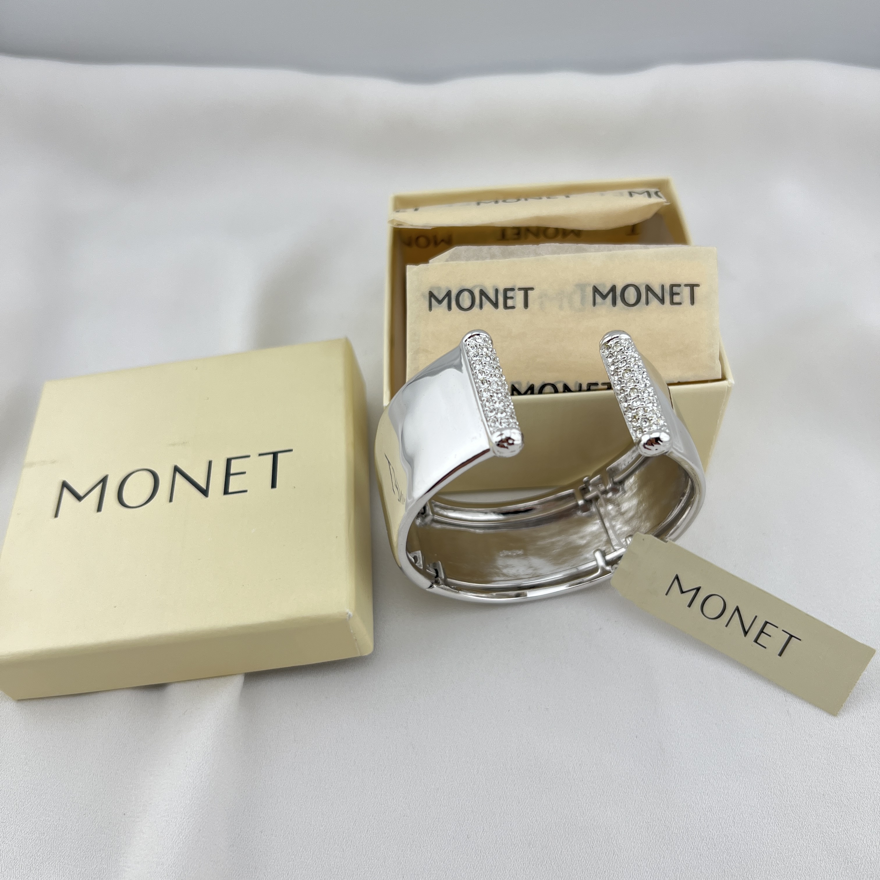 Vintažinė Kolekcinė MONET apyrankė – nauja su dėžute ir etikete
