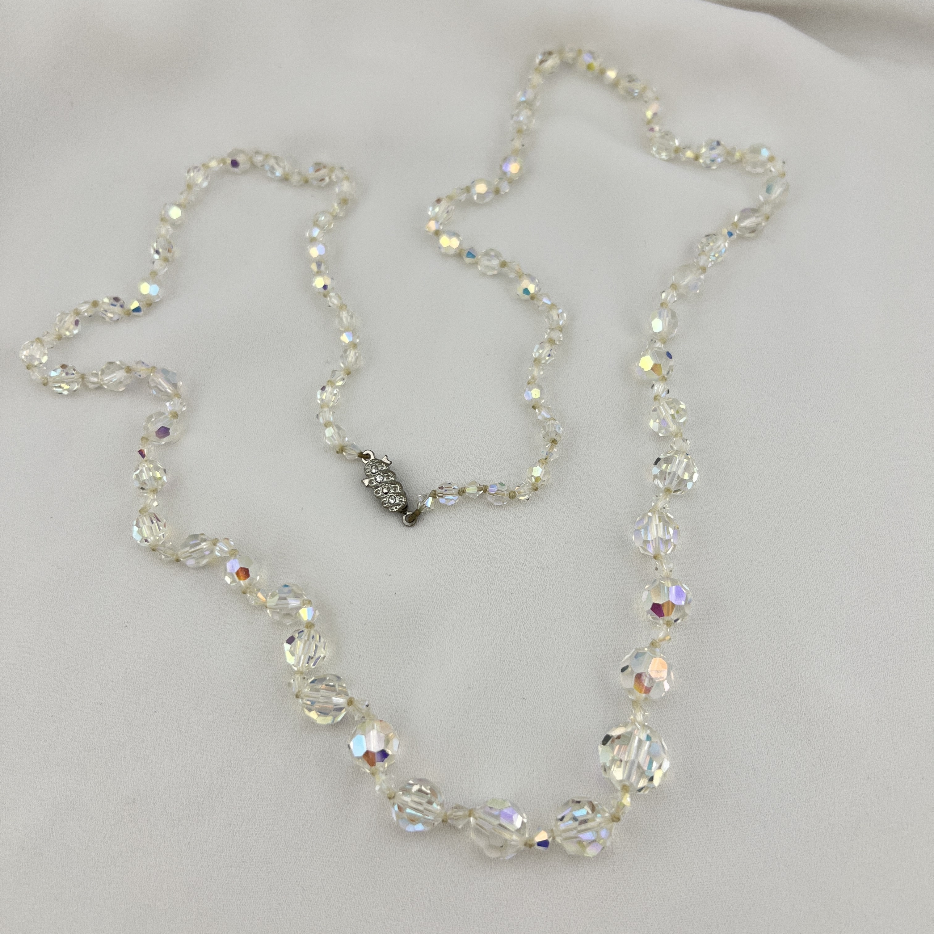 Ilgas vintažinis „Aurora Borealis“ kristalų vėrinys