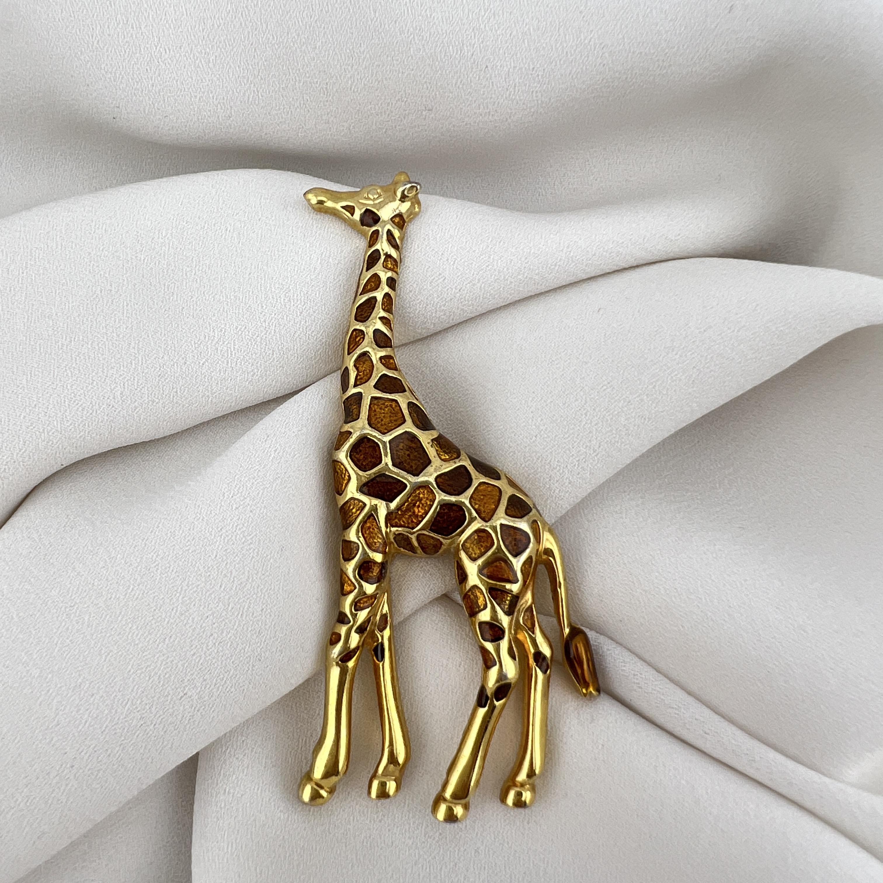 Vintažinė segė „Grakščioji žirafa“ 🦒✨