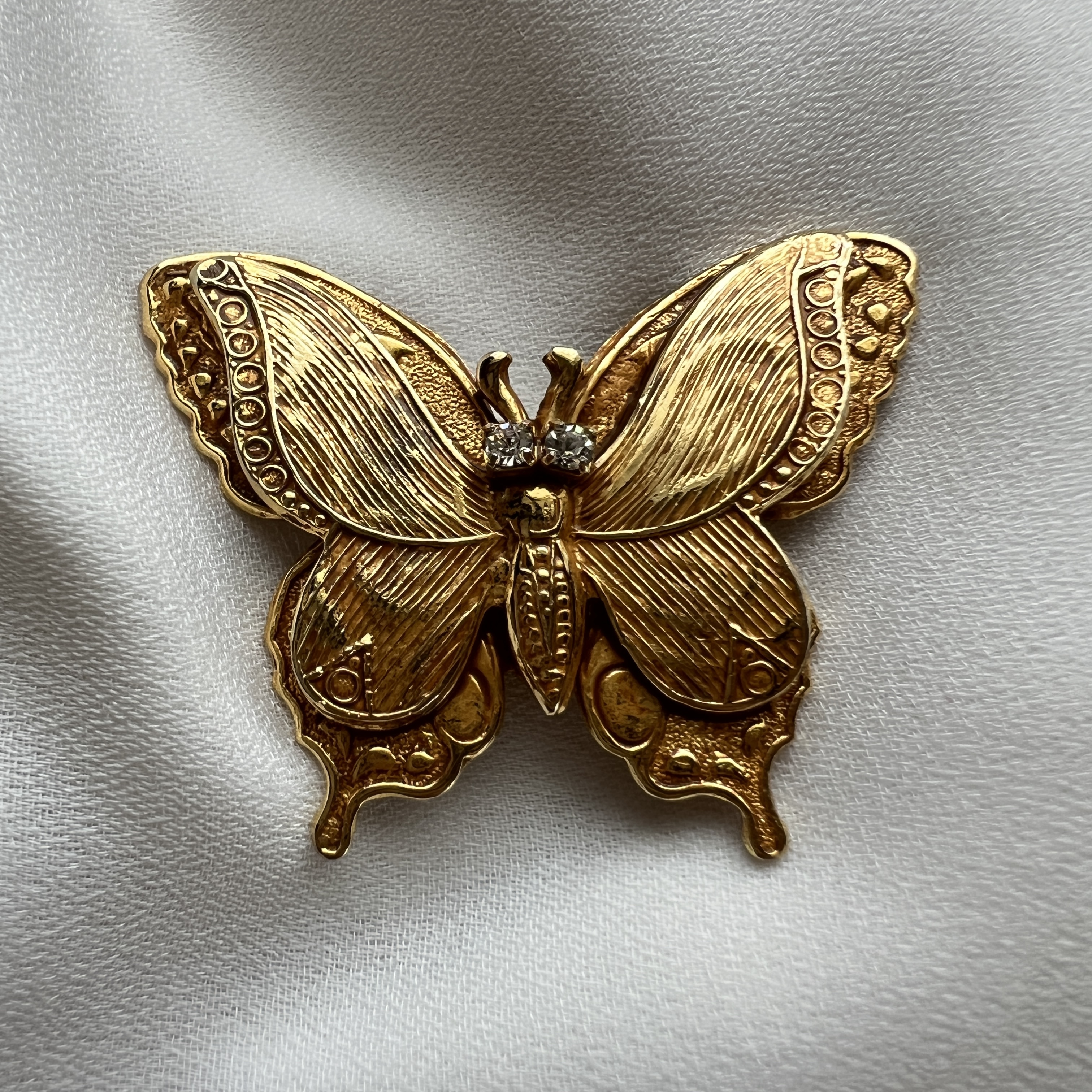 Vintažinė auksuota drugelio formos segė