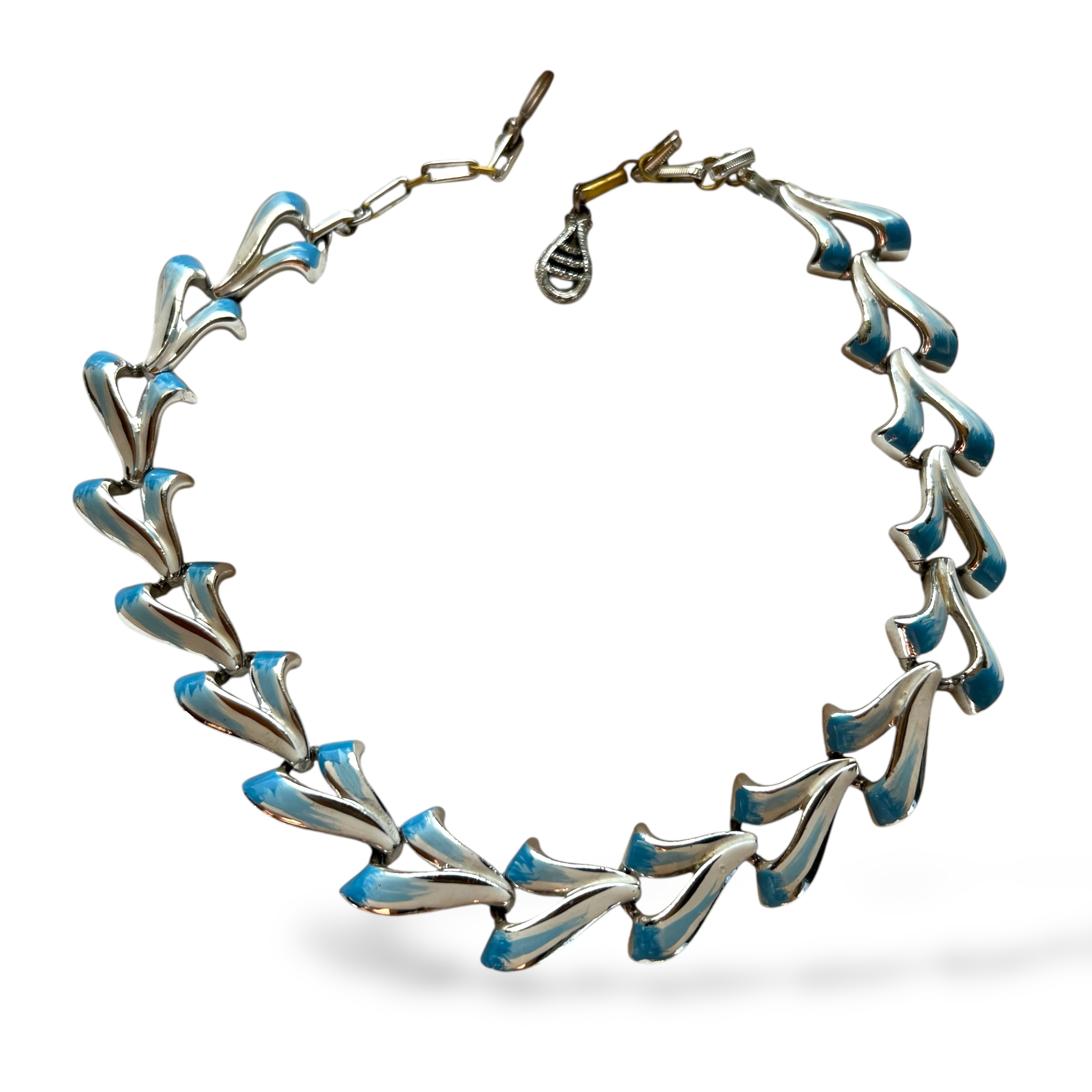 Vintažinis „Jewelcraft“ kaklo papuošalas su mėlynu emaliu