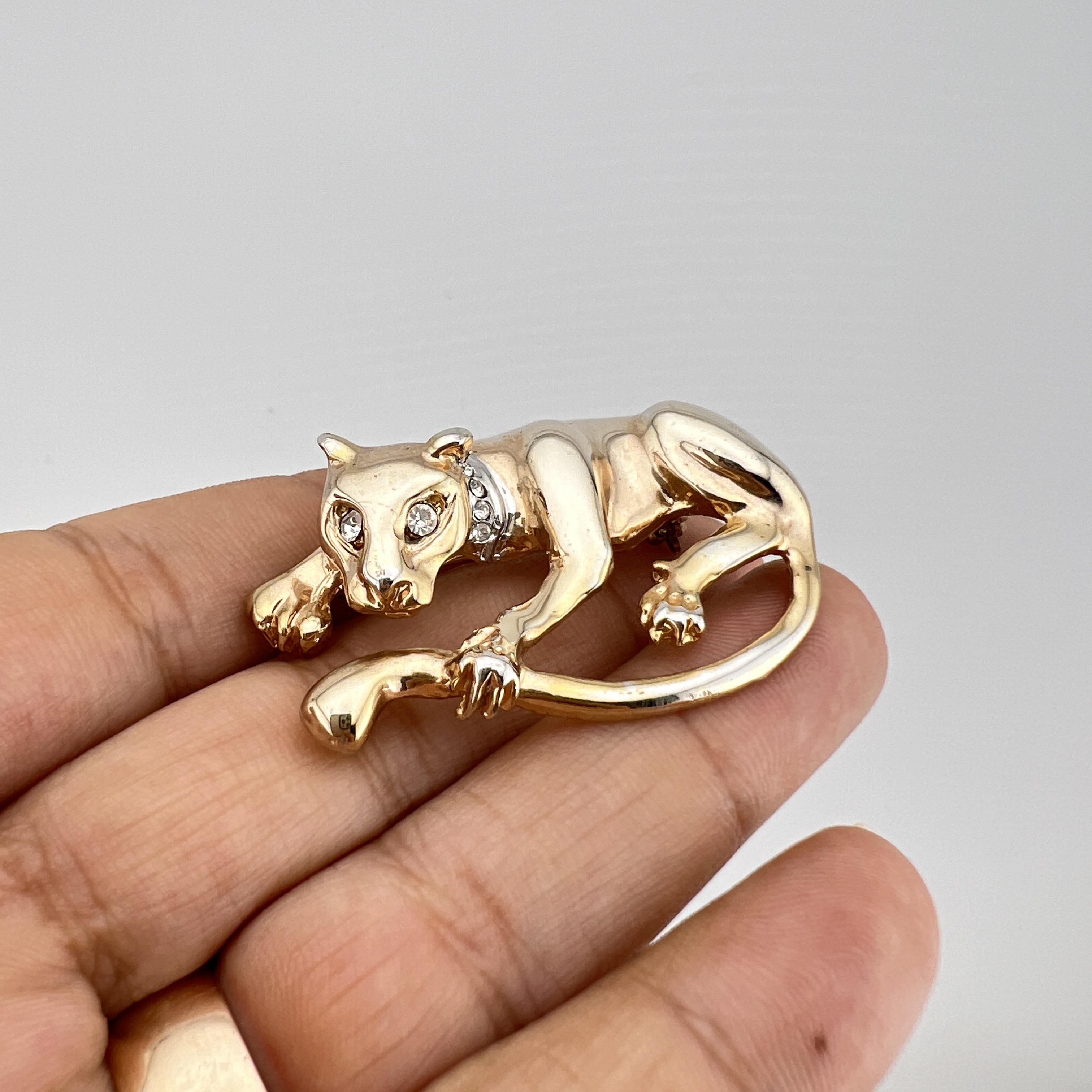 Vintažinė segė „Auksinė pantera“ 🐆✨