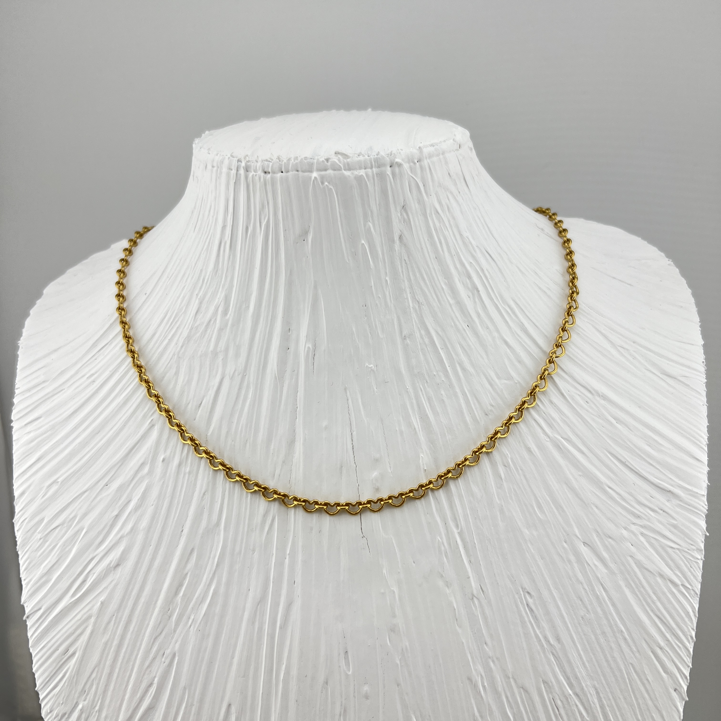 Aukso spalvos Avon vėrinys – „Širdelių šokis“