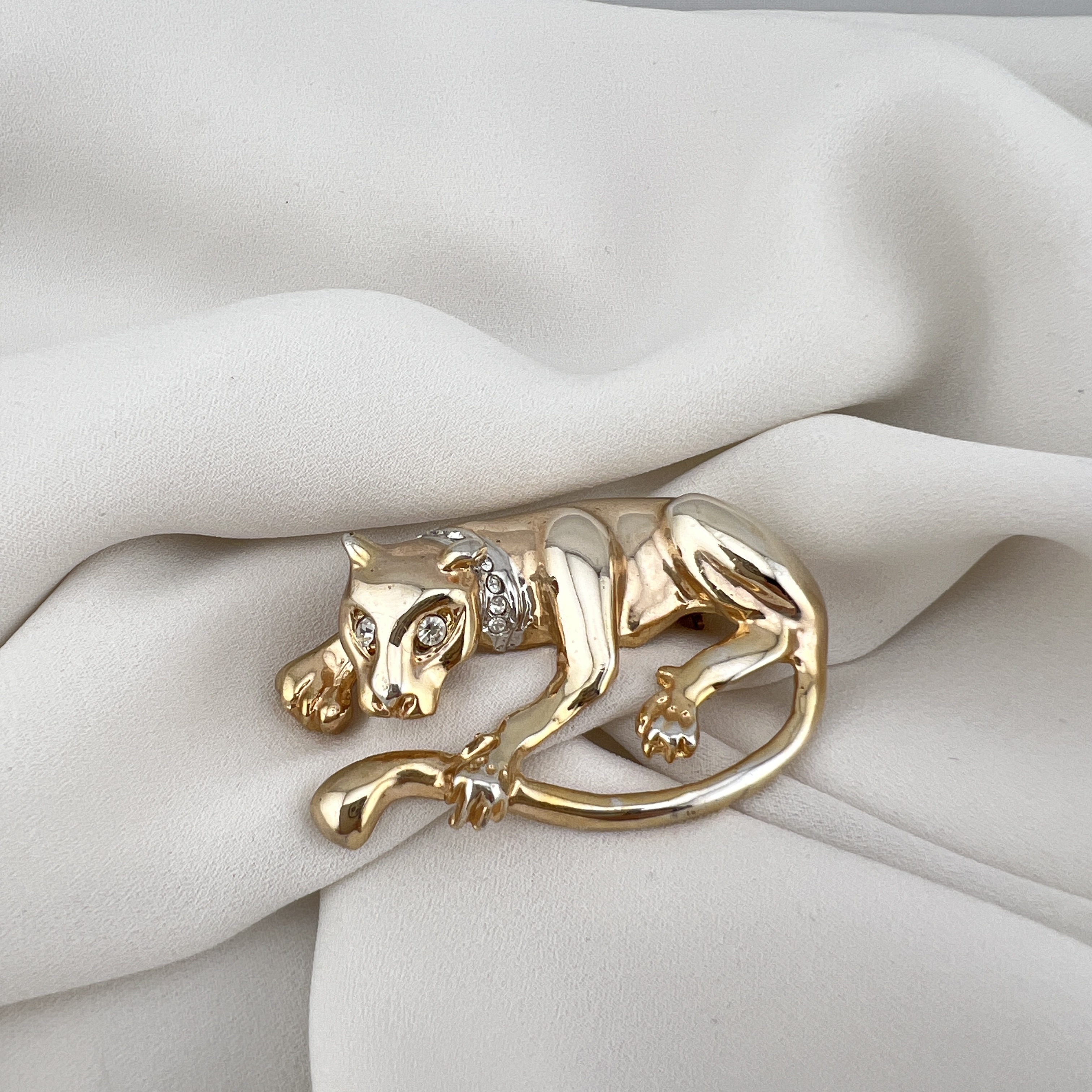Vintažinė segė „Auksinė pantera“ 🐆✨