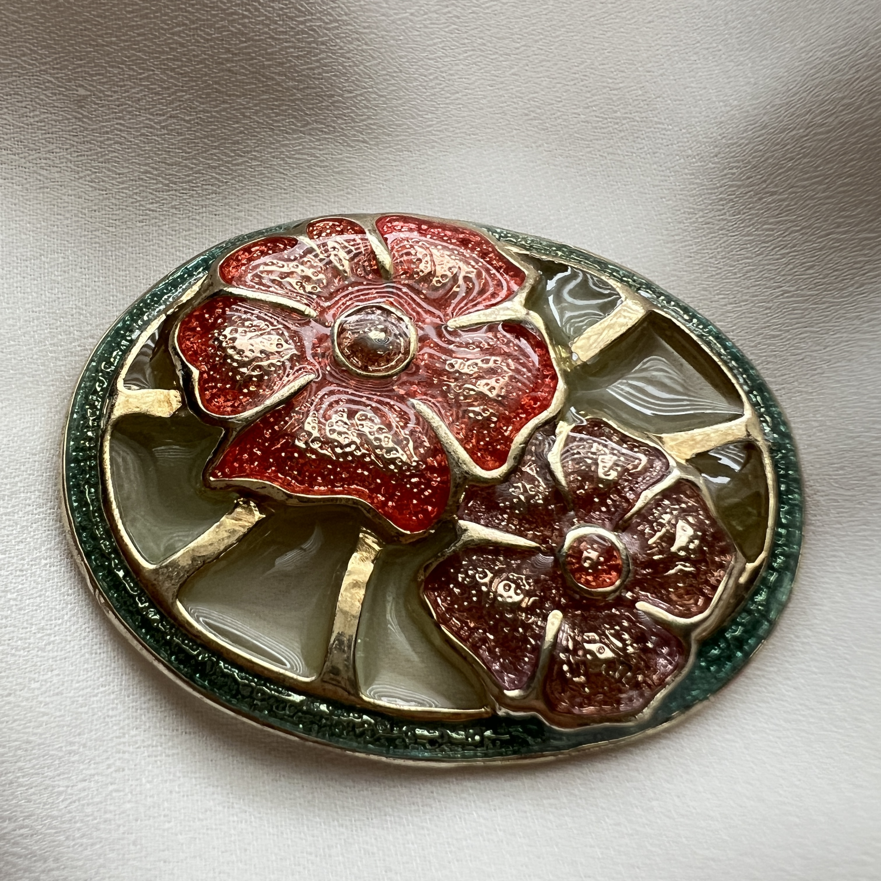 Vintažinė sagė su emaliuotomis gėlėmis (ovalinė)