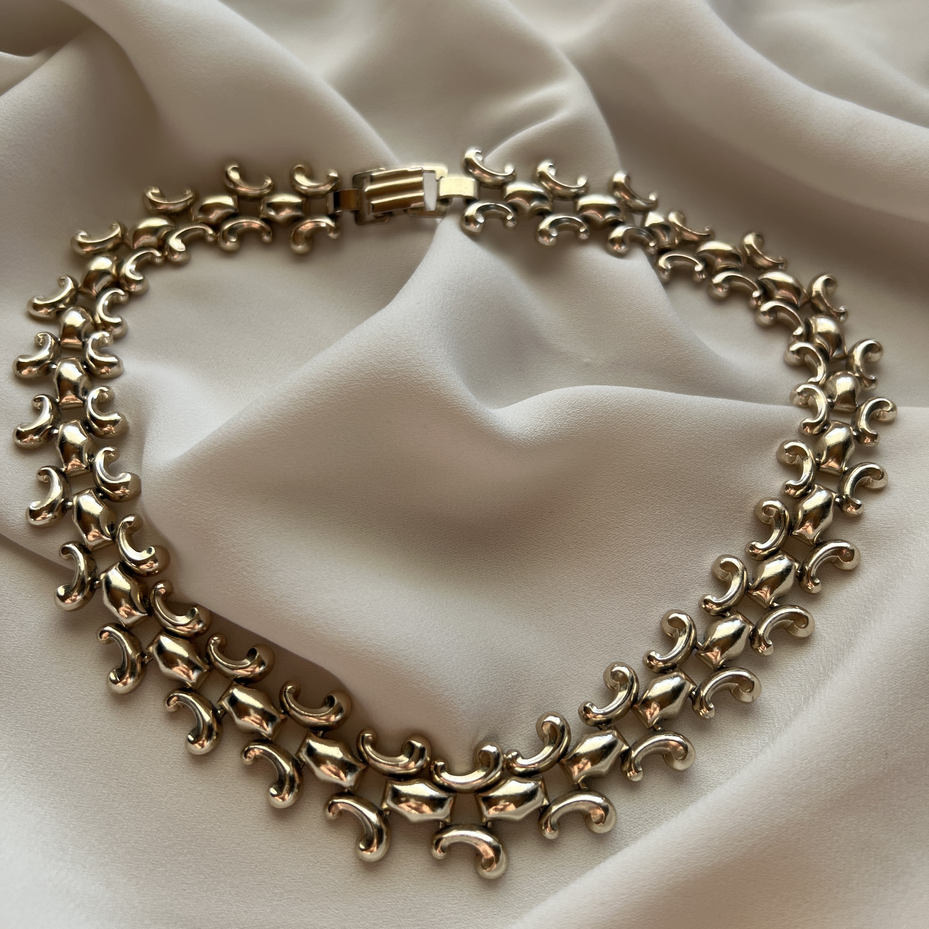 Vintažinis auksu dengtas choker tipo kaklo papuošalas