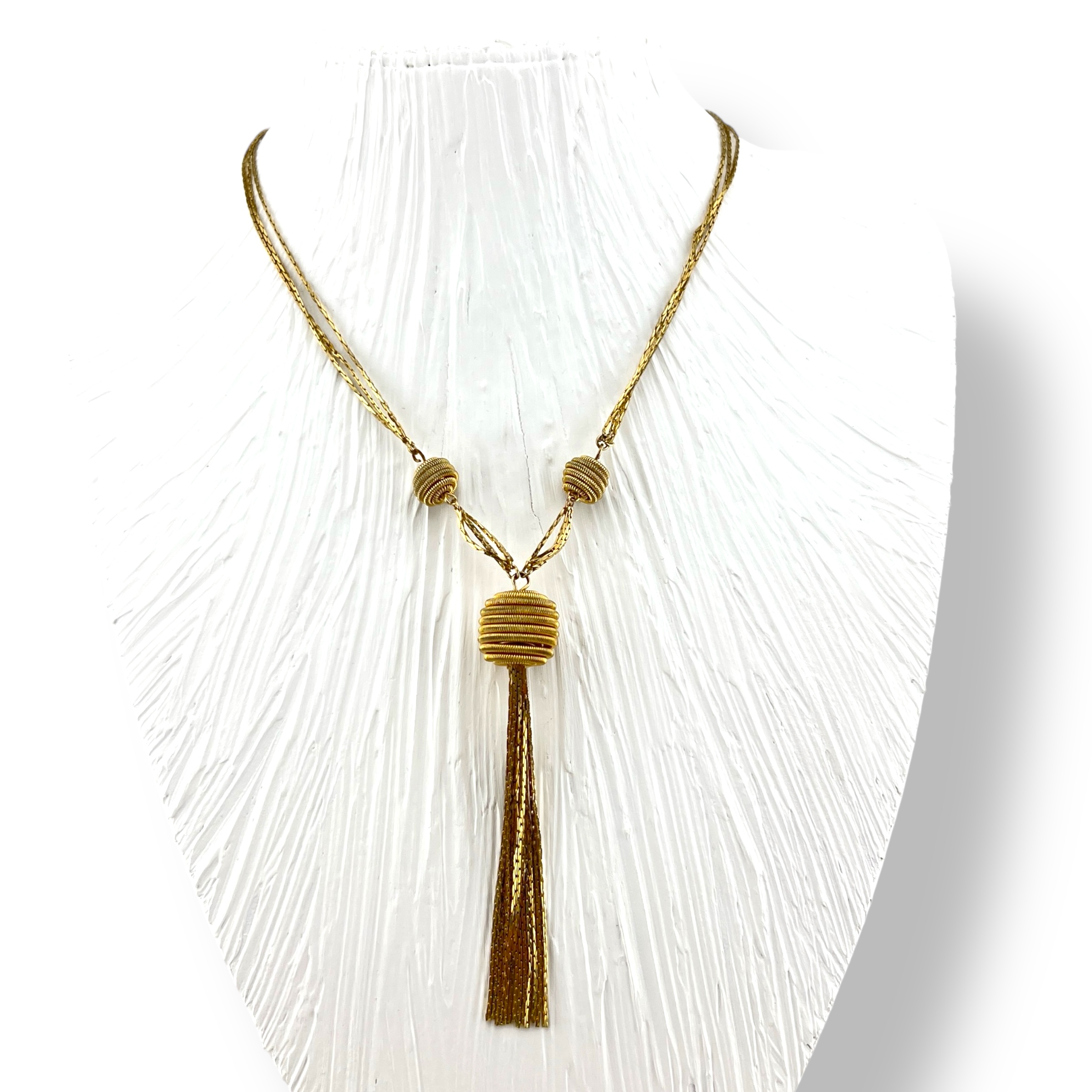 Aukso spalvos Monet vėrinys su kutu