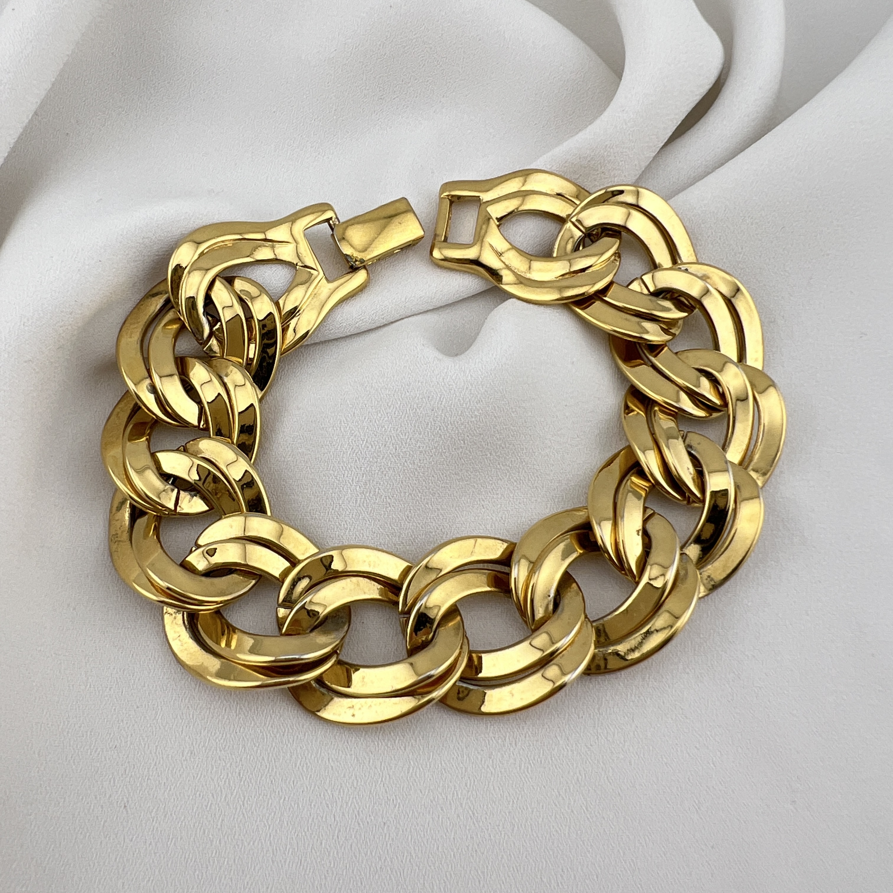 MONET „Ribbed Link“ – masyvi vintažinė apyrankė (~1980-ieji)