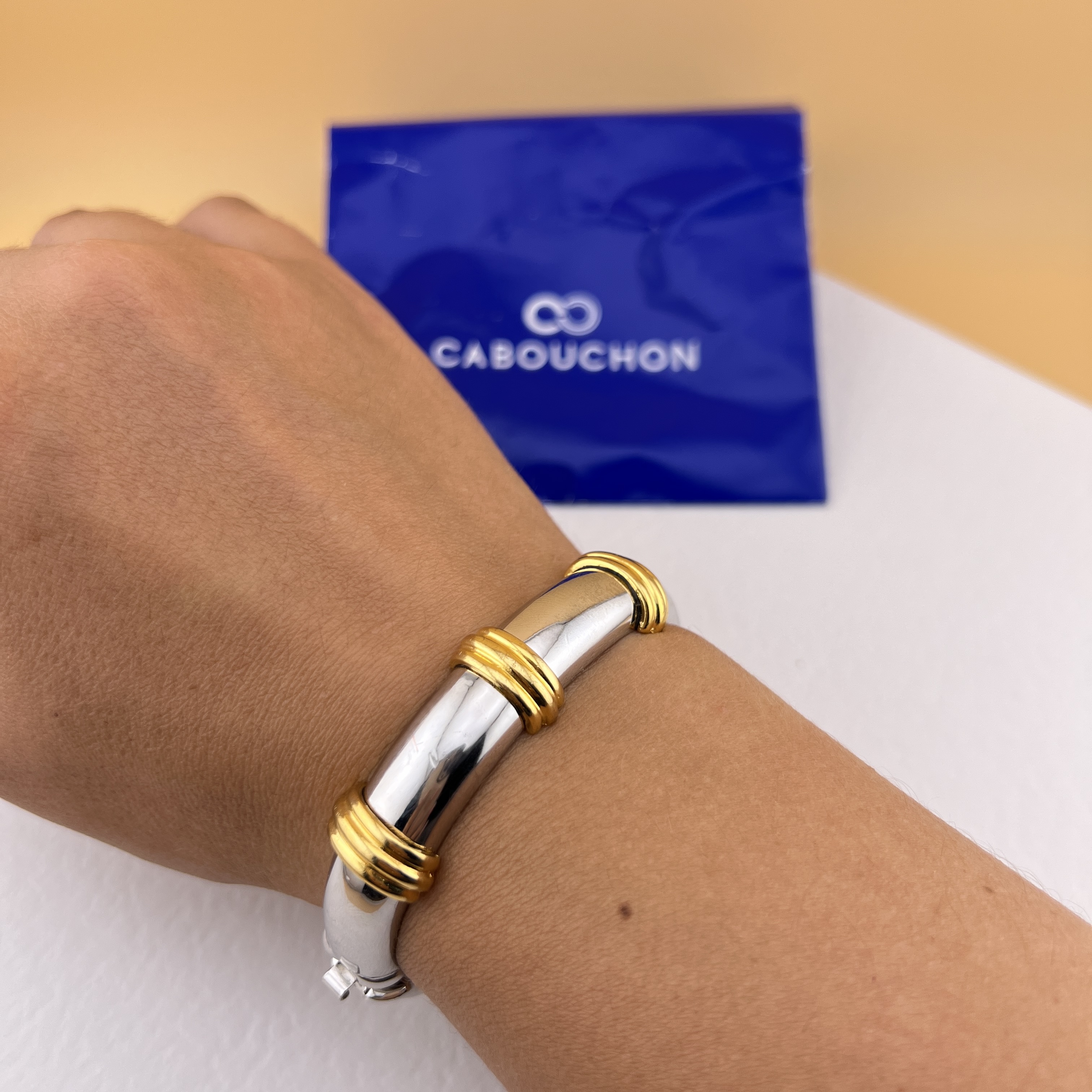 Vintažinė „Cabouchon“ mados namų standi apyrankė