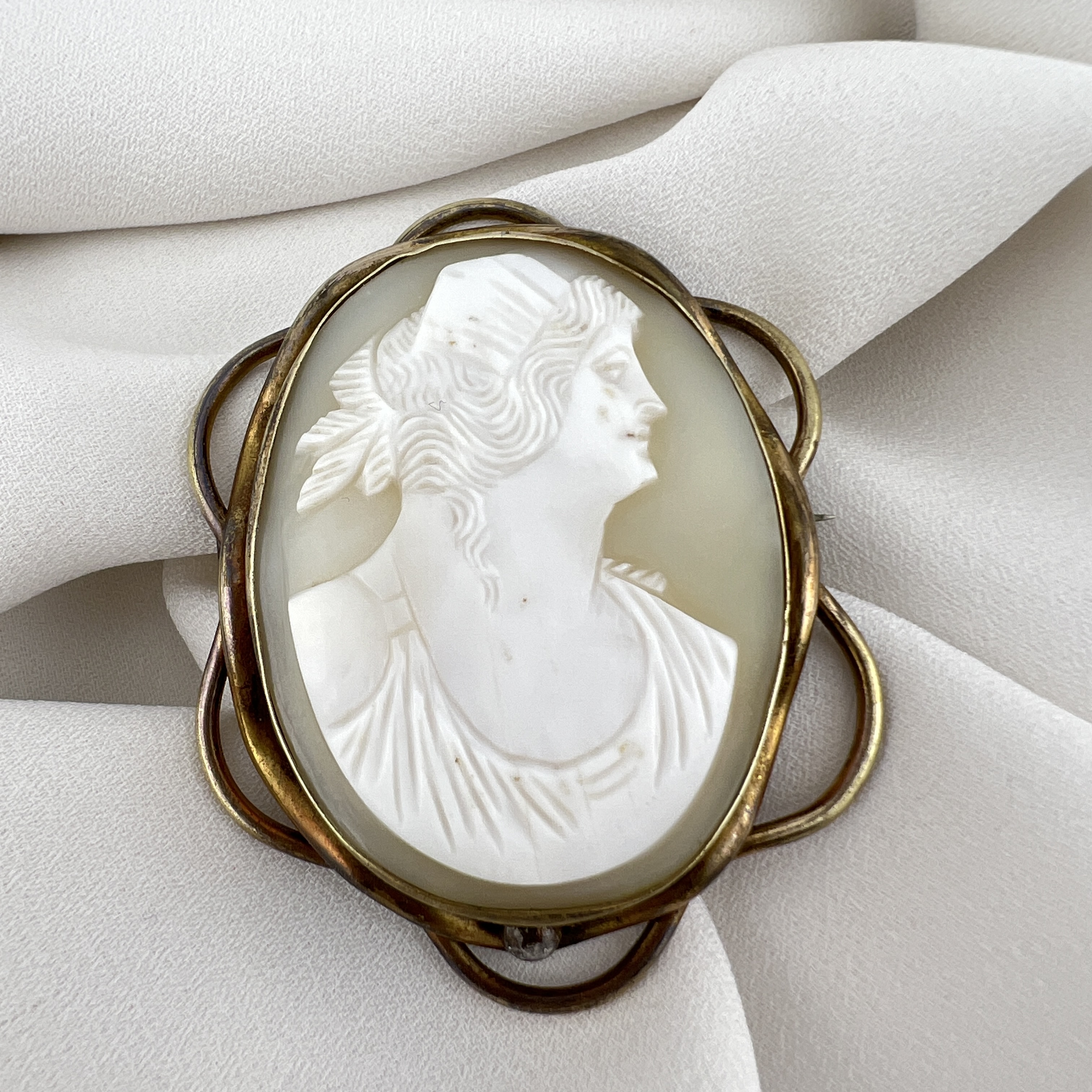 Vintažinė kamėja-medalionas „Antikinė elegancija“ ✨🏛️