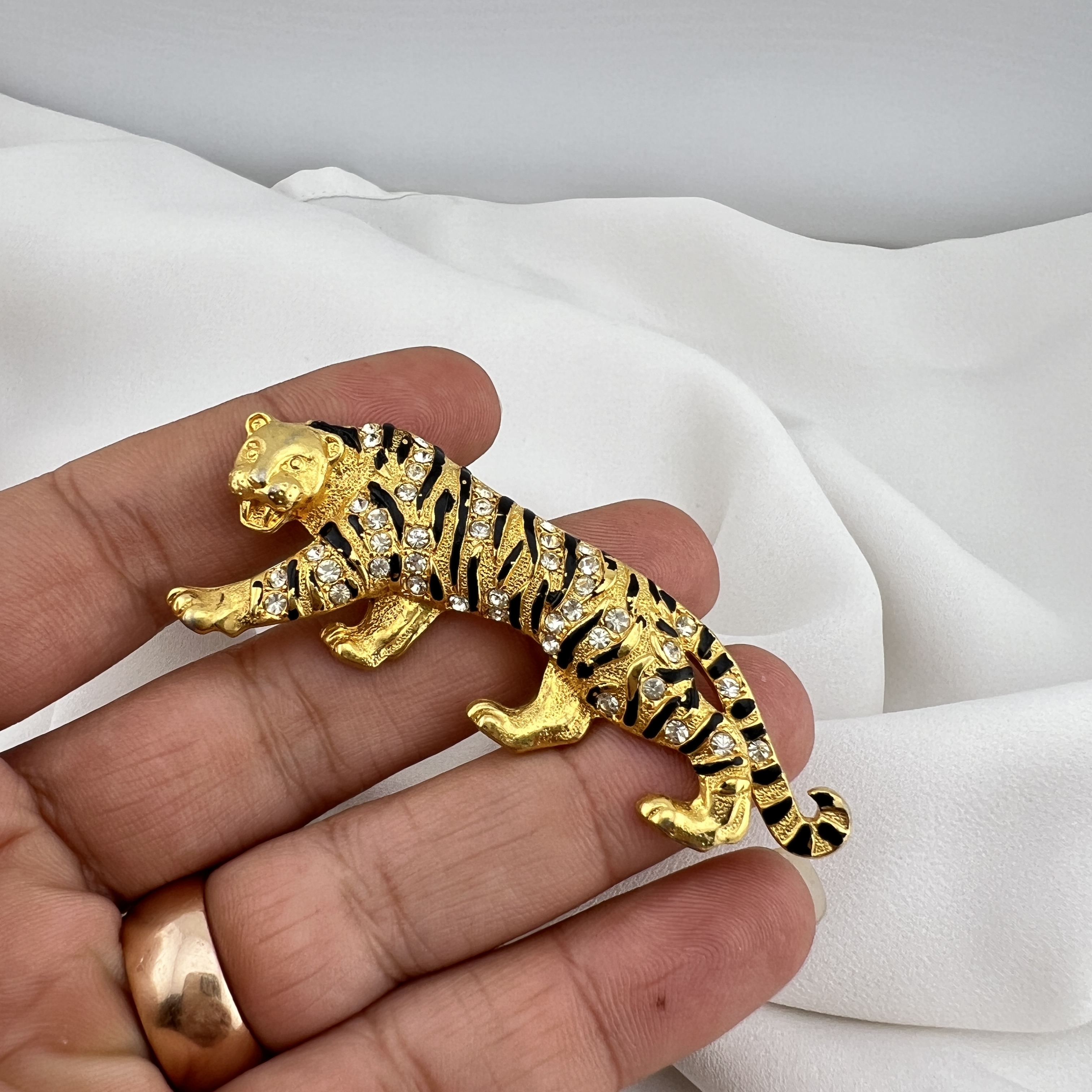 Vintažinė segė „Auksinis tigras“ 🐅