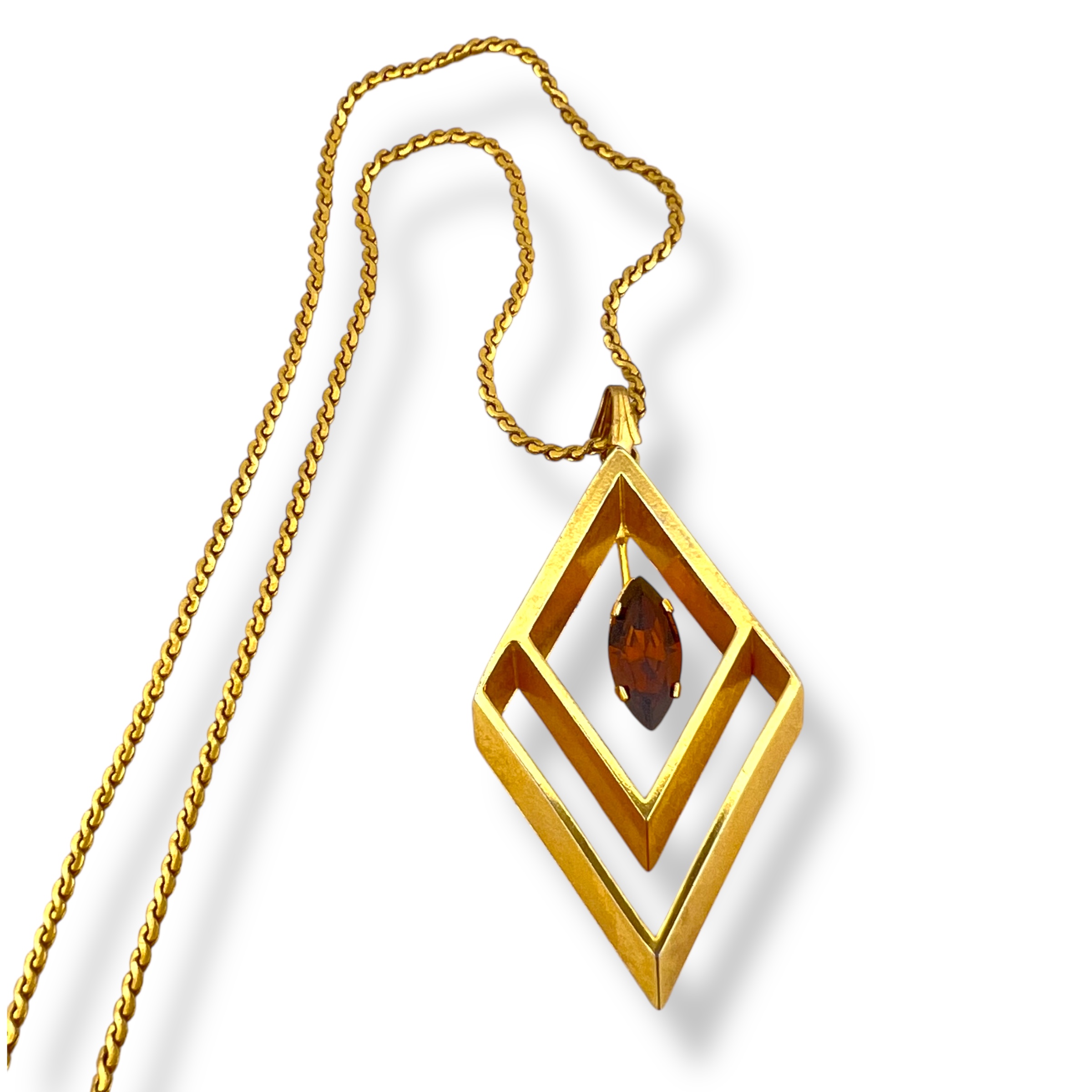 Aukso spalvos „Charoro“ vėrinys su geometriniu pakabuku