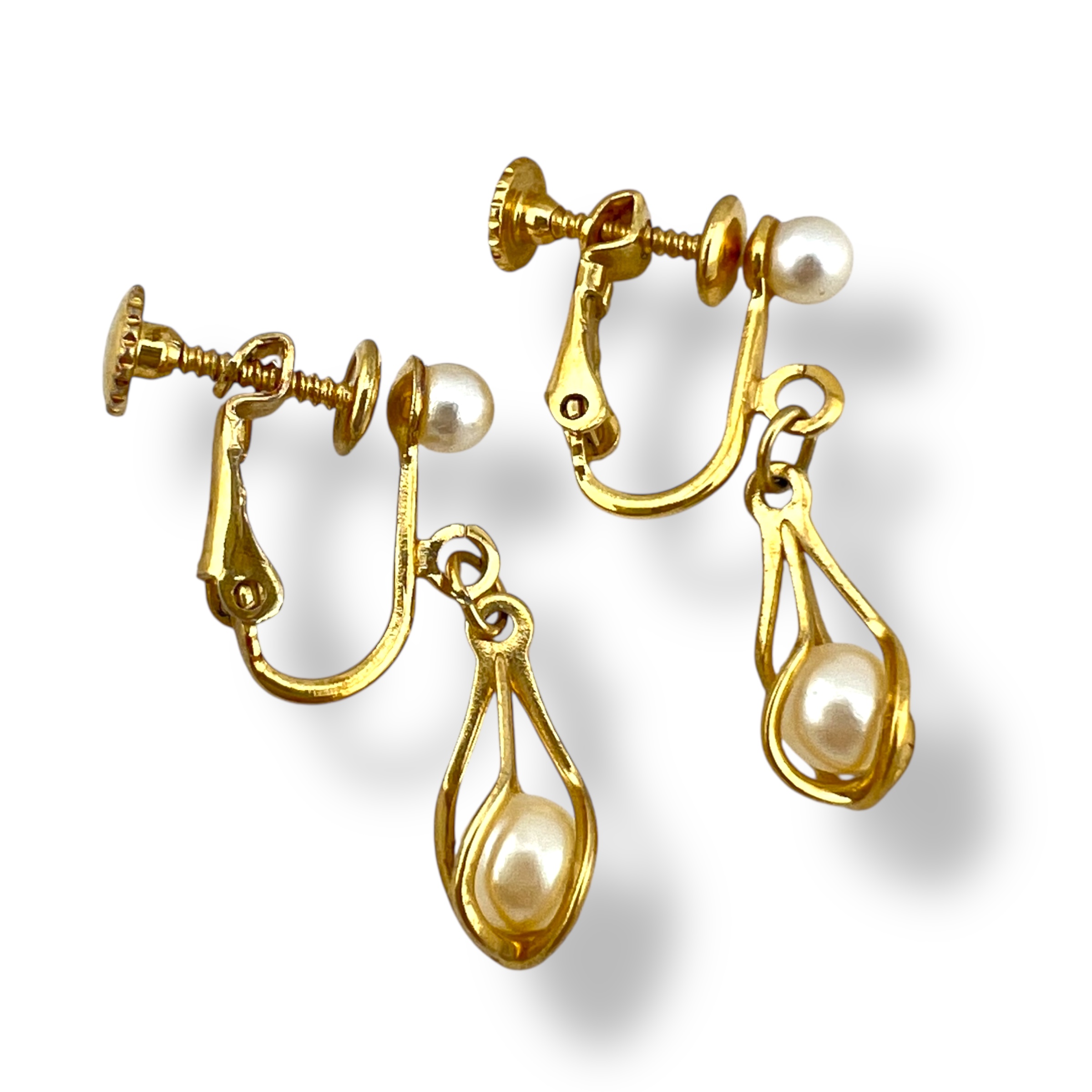 Vintažiniai aukso spalvos Napier auskarai su „caged“ perlais