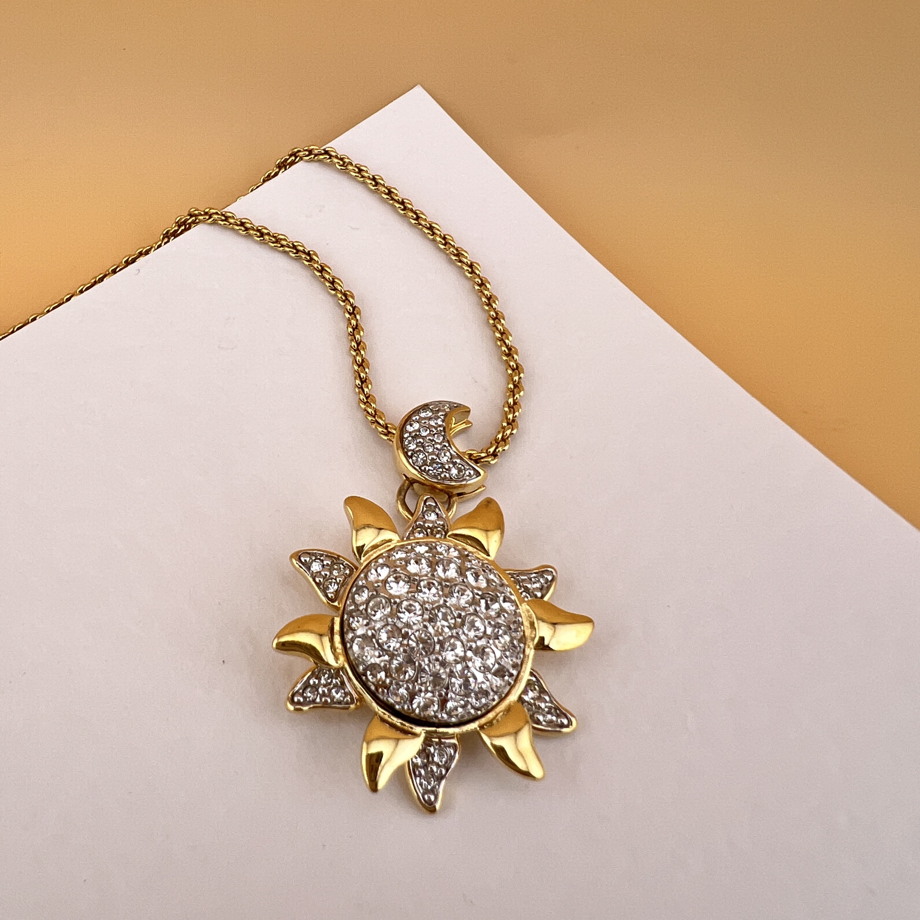 Vintažinis Swarovski vėrinys „Saulė ir mėnulis“