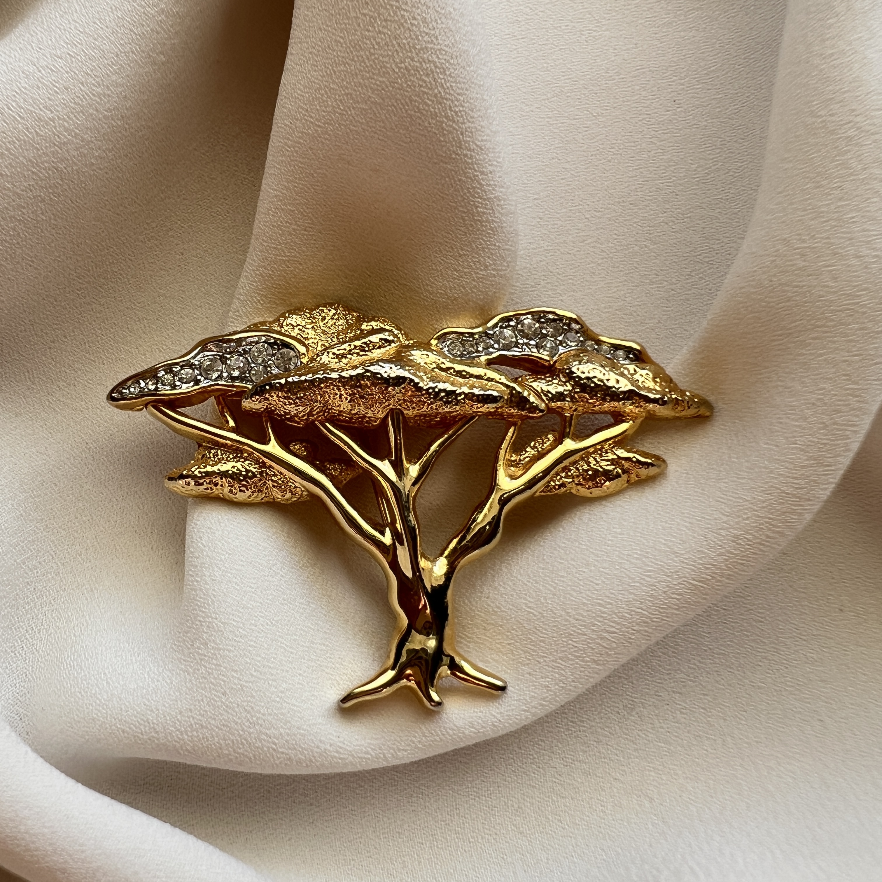 Vintažinė auksinio atspalvio sagė „Medis“