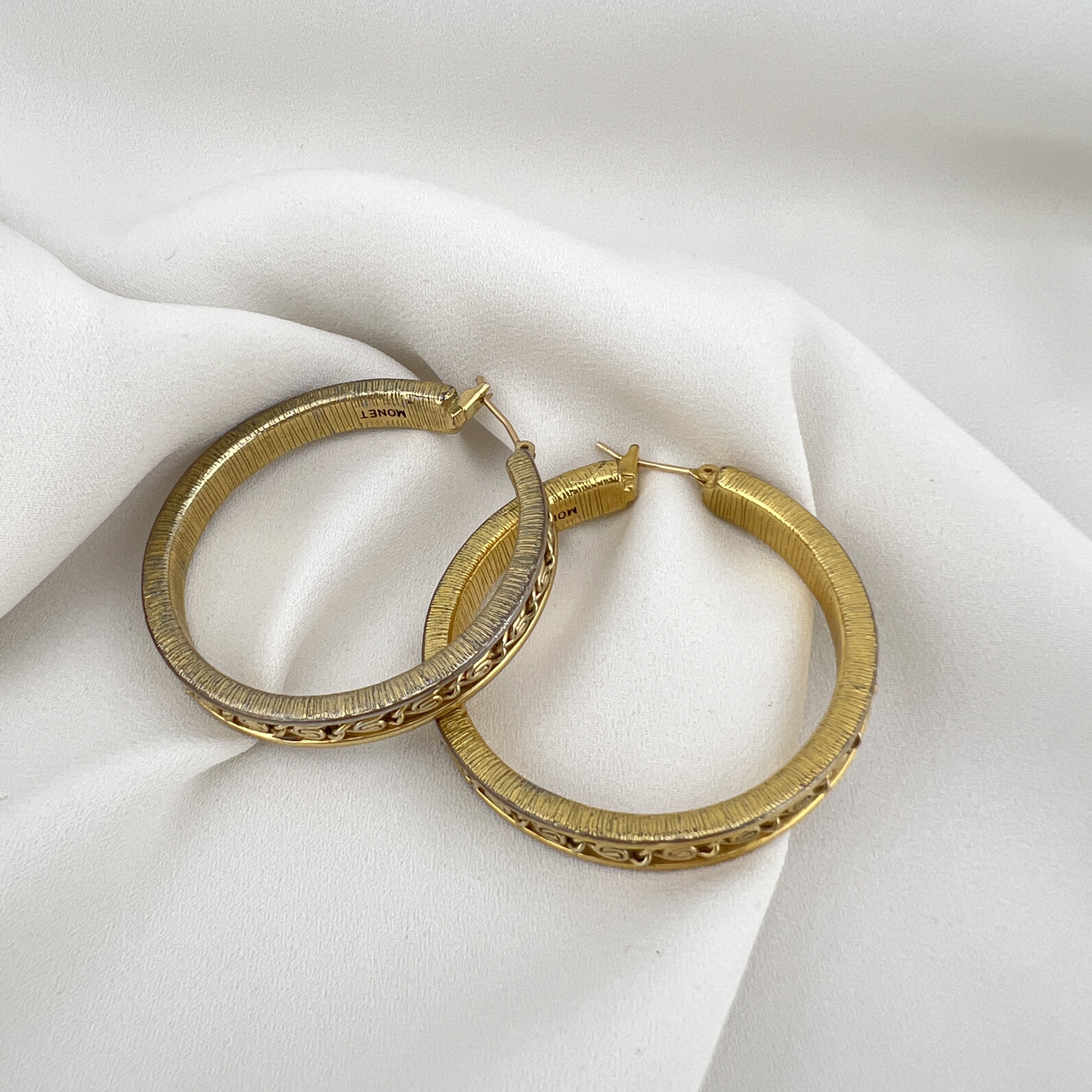 Vintažiniai Monet auskarai-rinkės su graikišku raštu