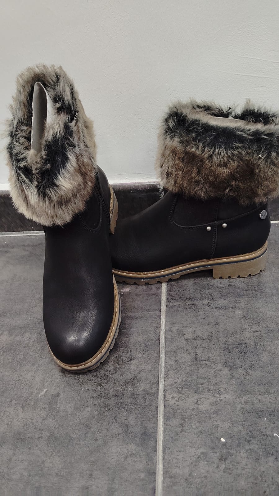 Bota señora marca XTI negro