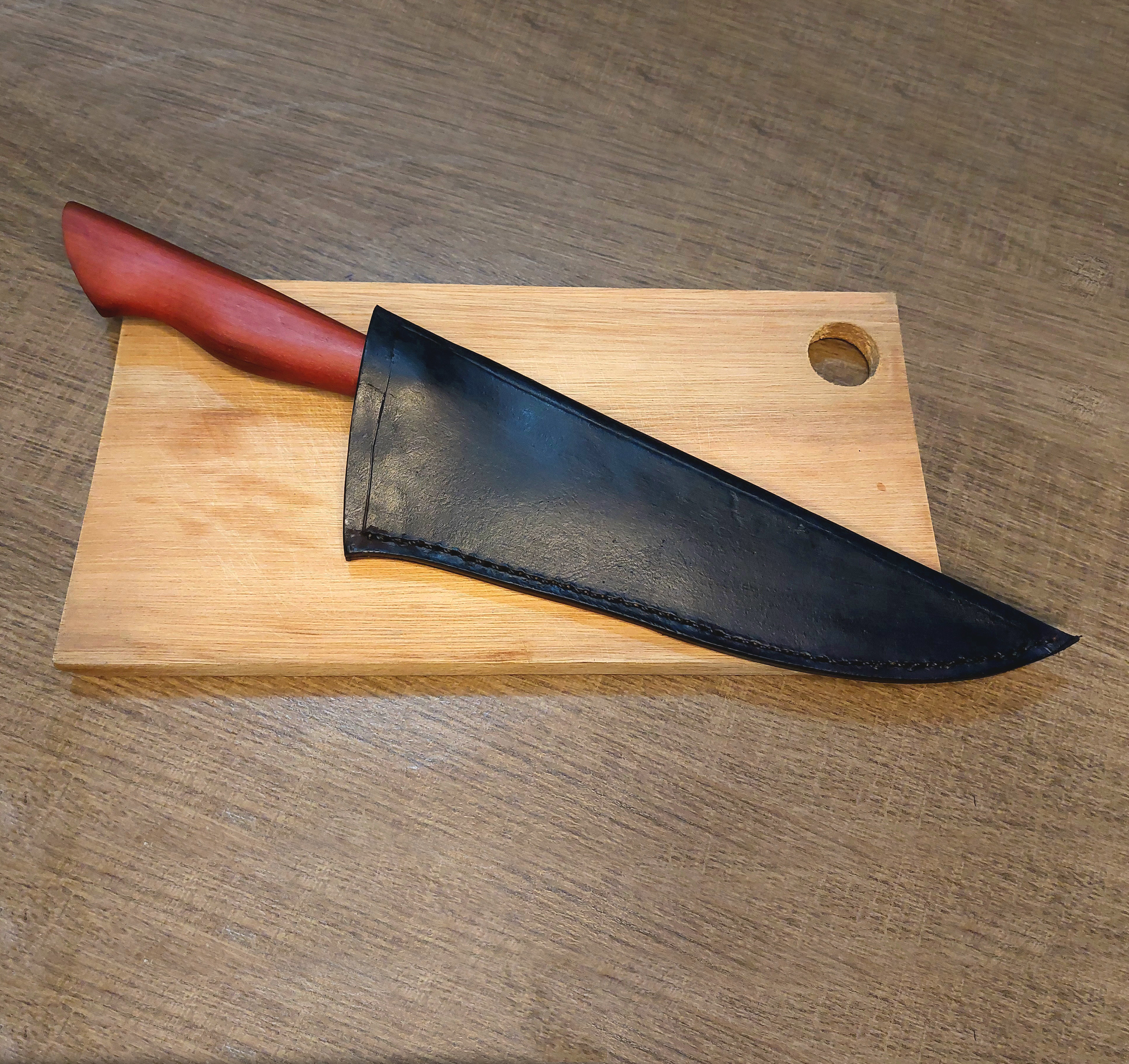 Faca Picanheira em aço carbono.