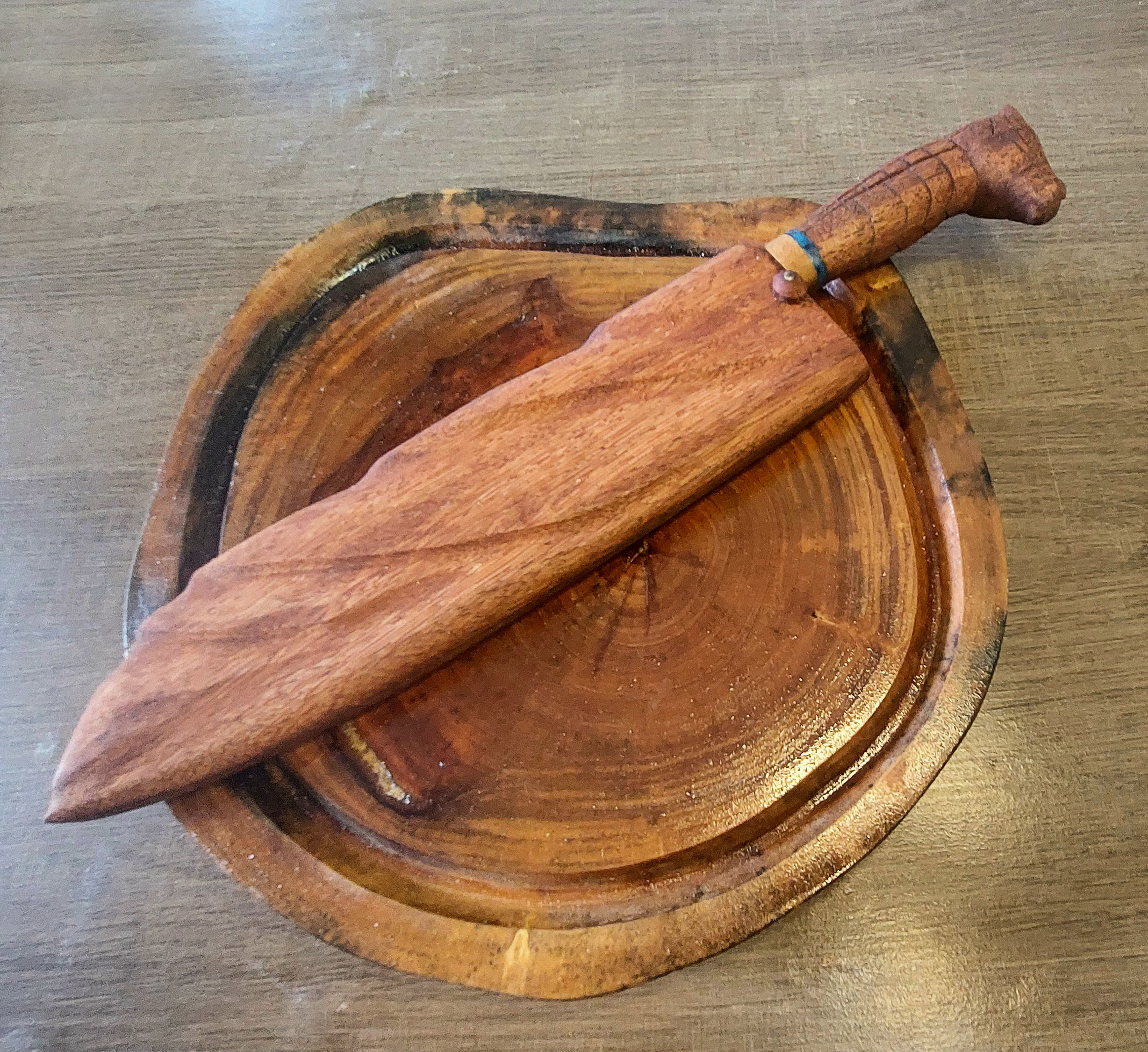 Faca kiritsuke com cabo esculpido (Dragão)