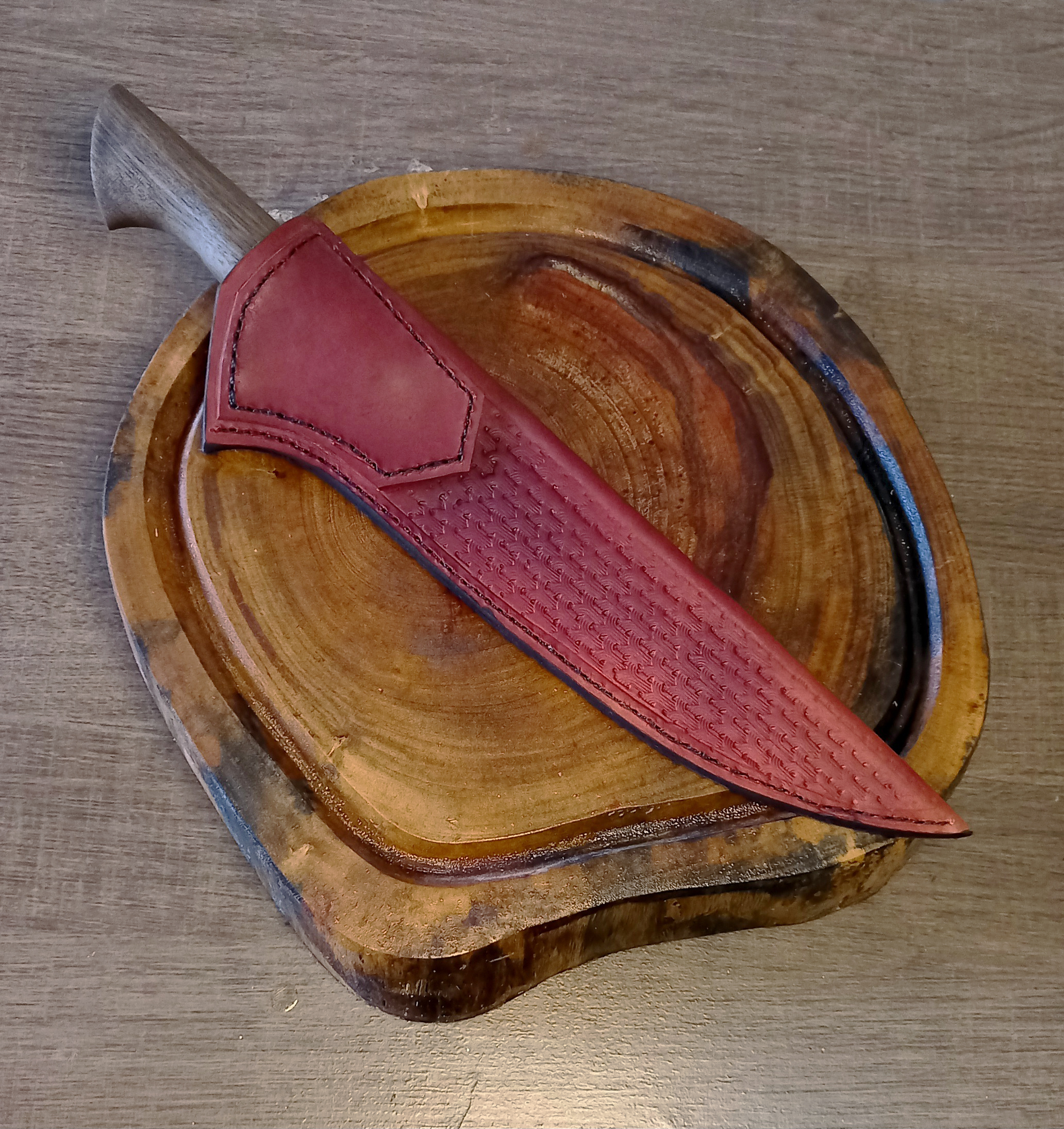 Faca Gaúcha com colarinho esculpido