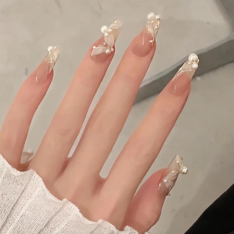 Ongles Acryliques avec Perles