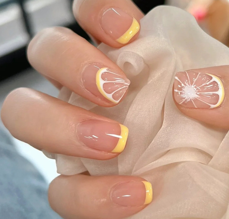 Ongles en gel décoratifs