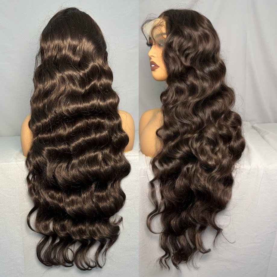 Perruque en cheveux bouclés