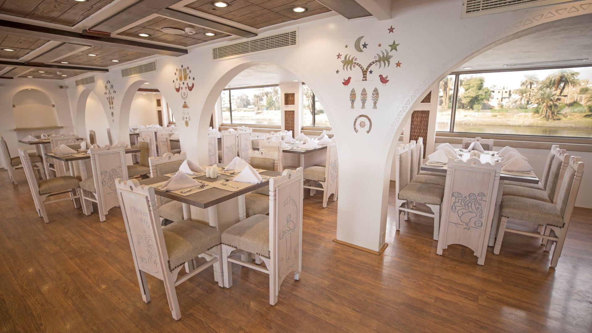 SUNRISE M/S Mahrousa