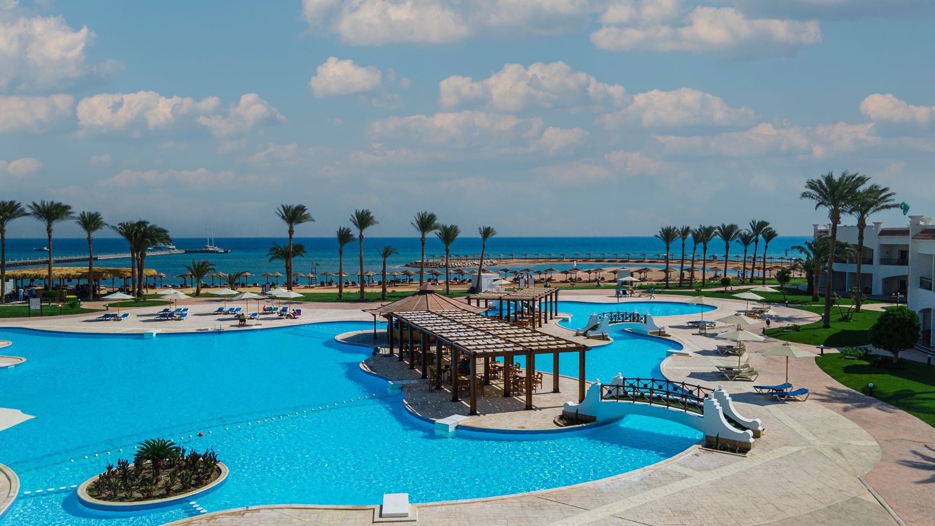SUNRISE Solara Aqua Park Resort