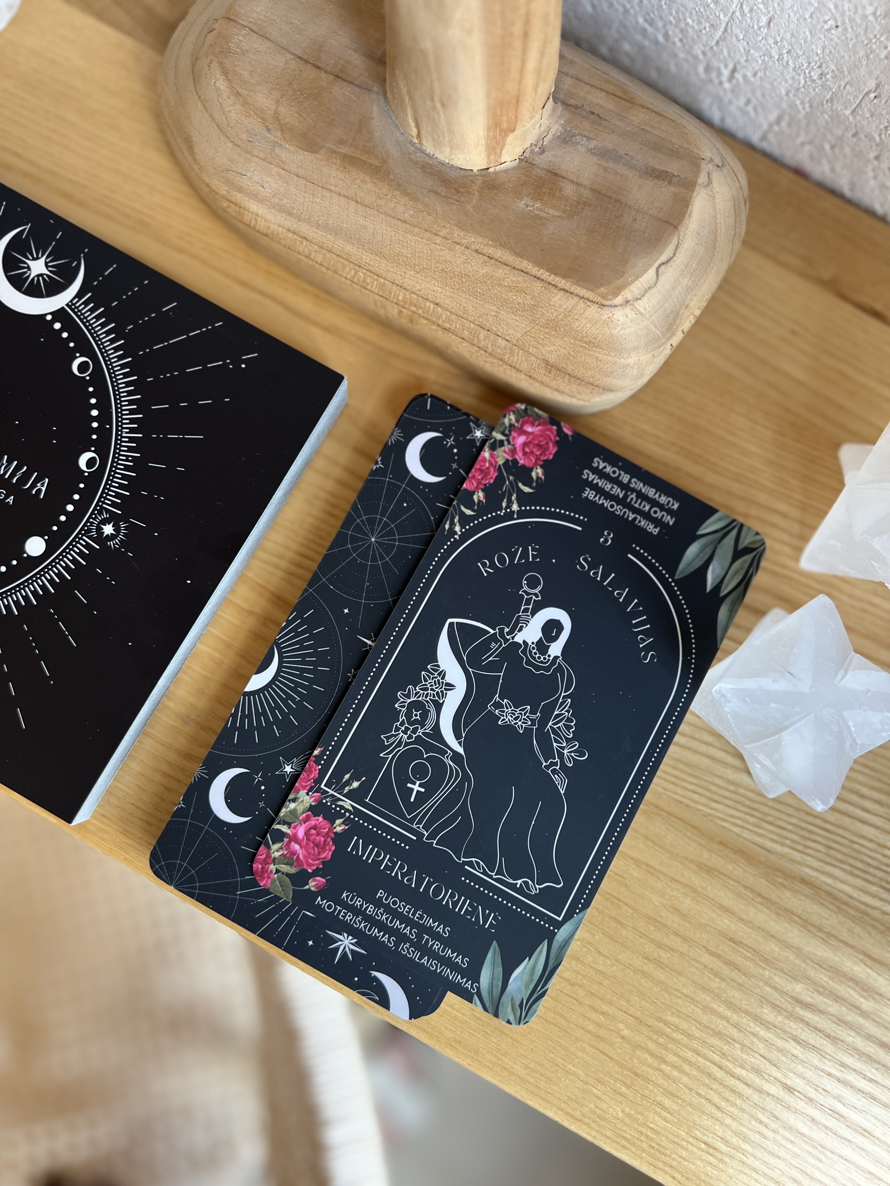 ŠIRDIES ALCHEMIJA augalų taro kortos ir knyga