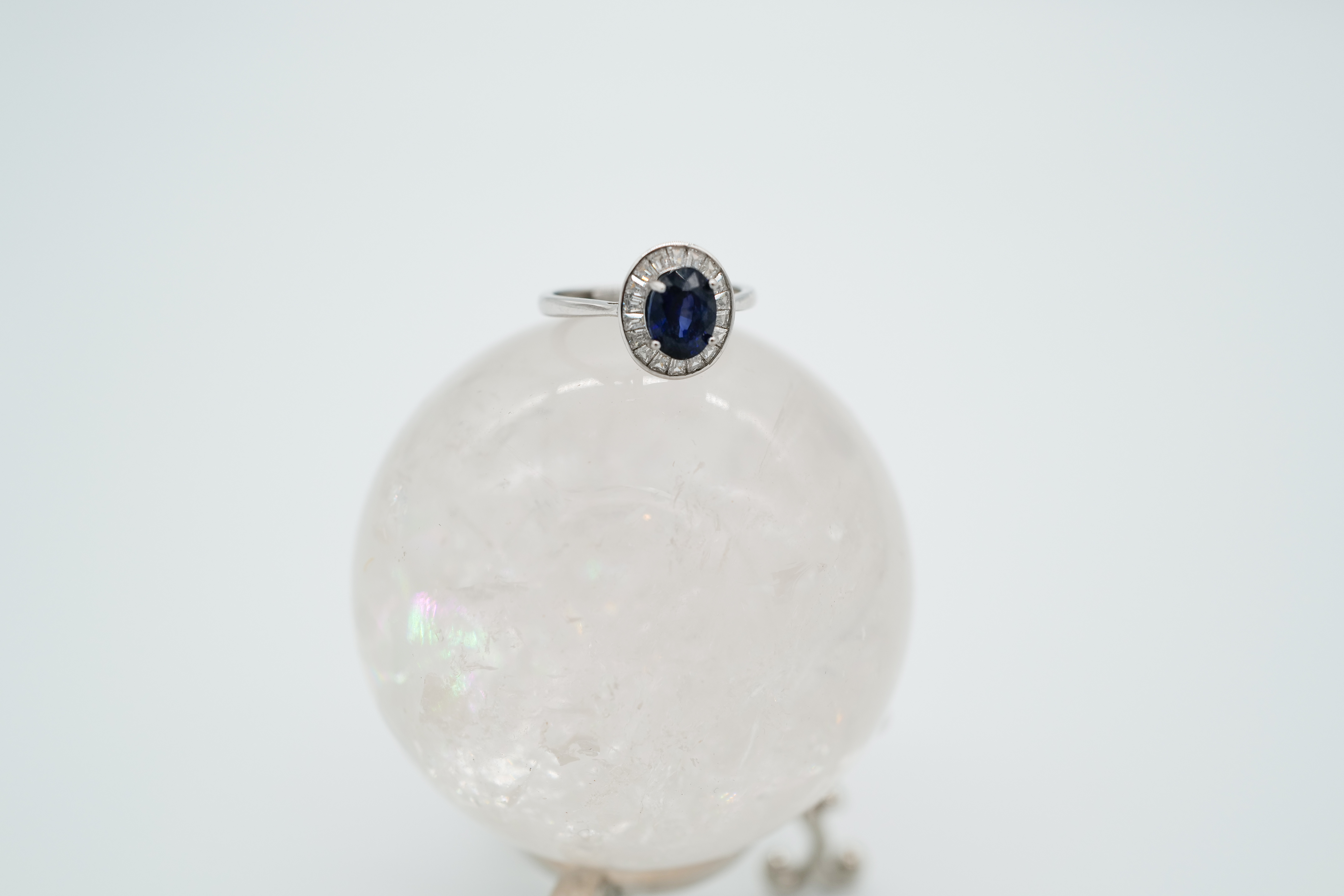 Anillo de zafiro azul 