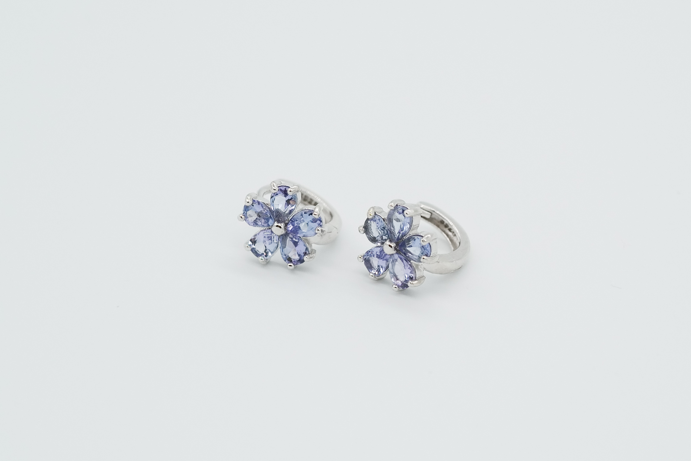 Pendientes de tanzanita