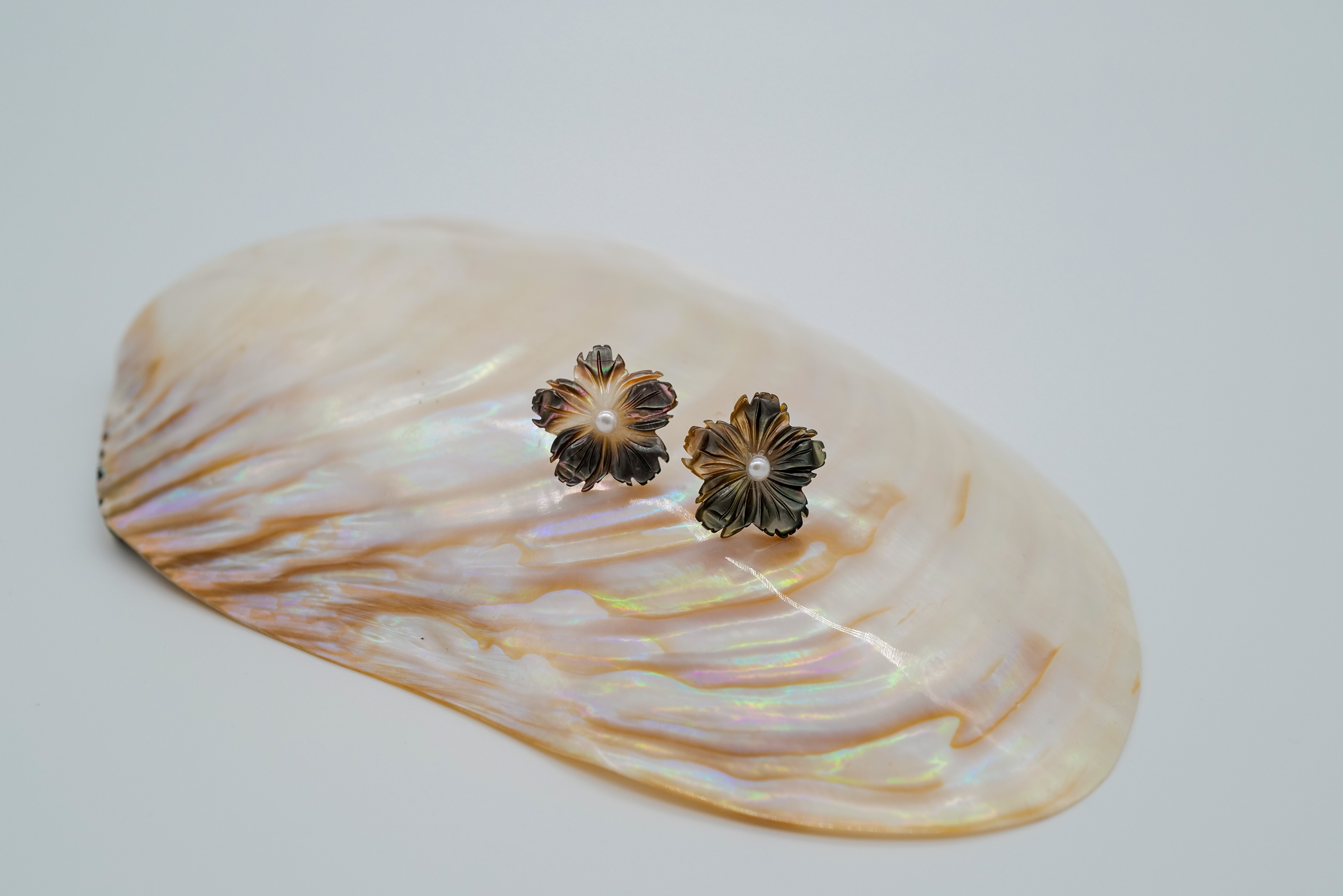 Pendientes de nácar con perlas