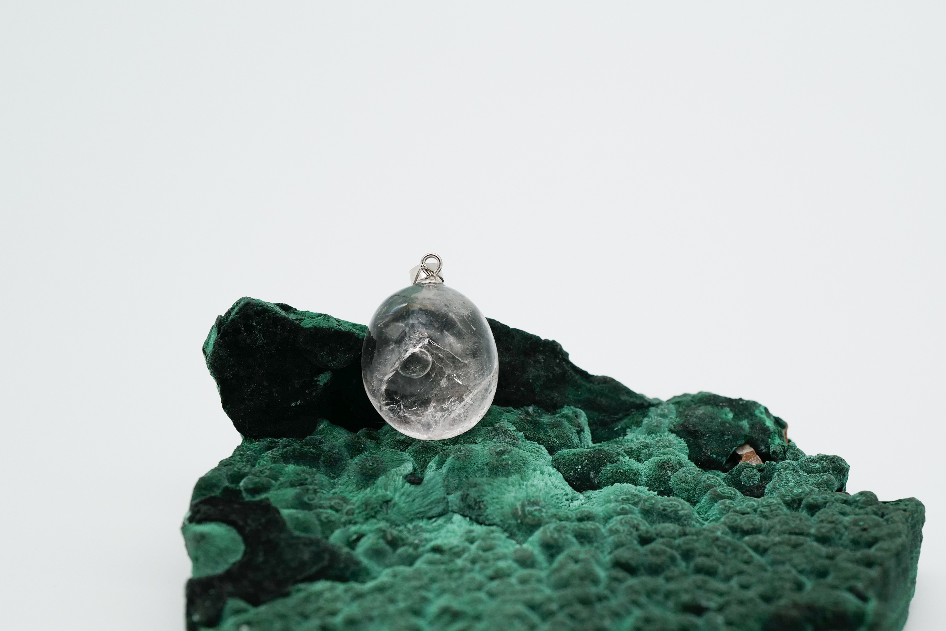 Colgante de cuarzo enhydro