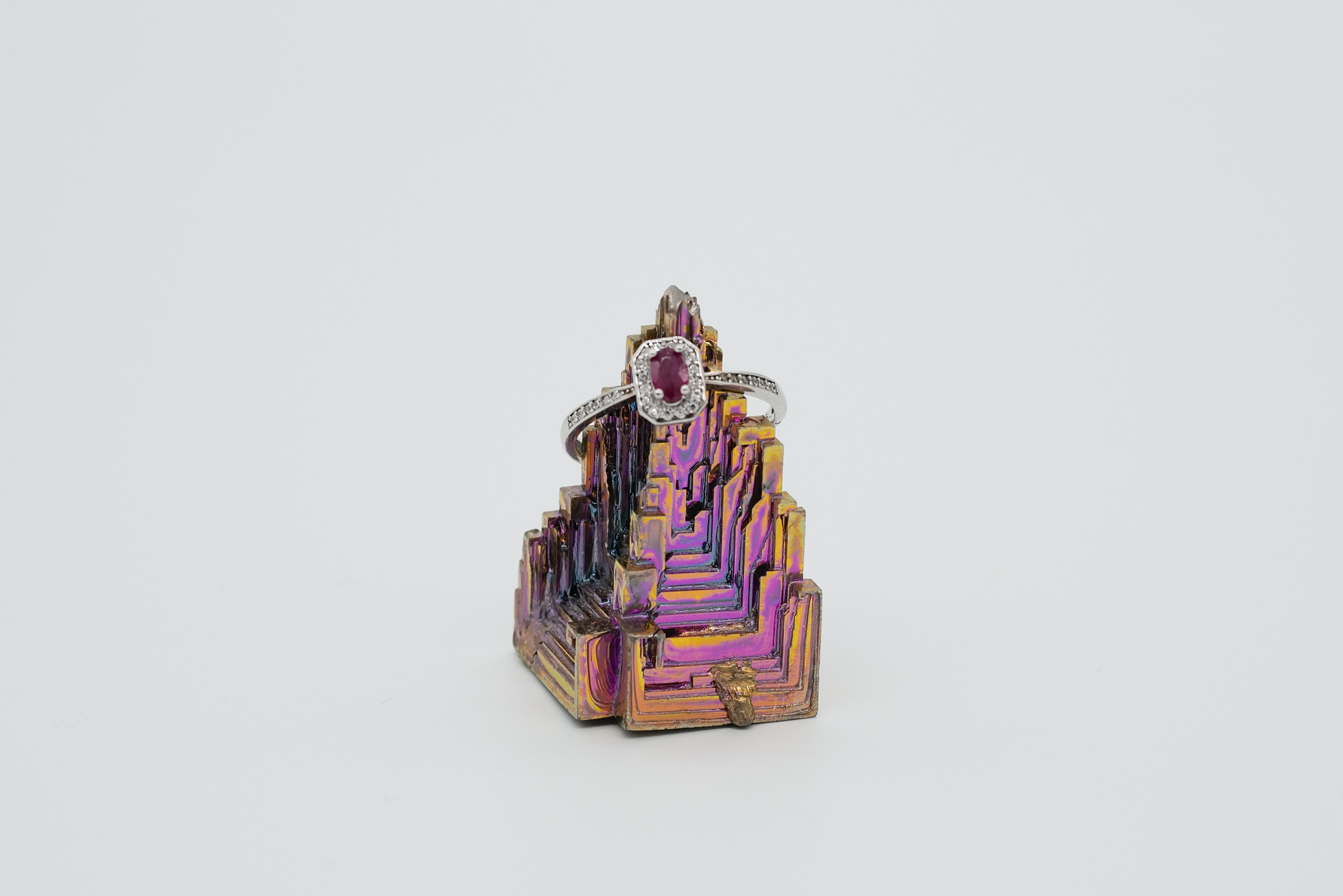 Anillo de rubí