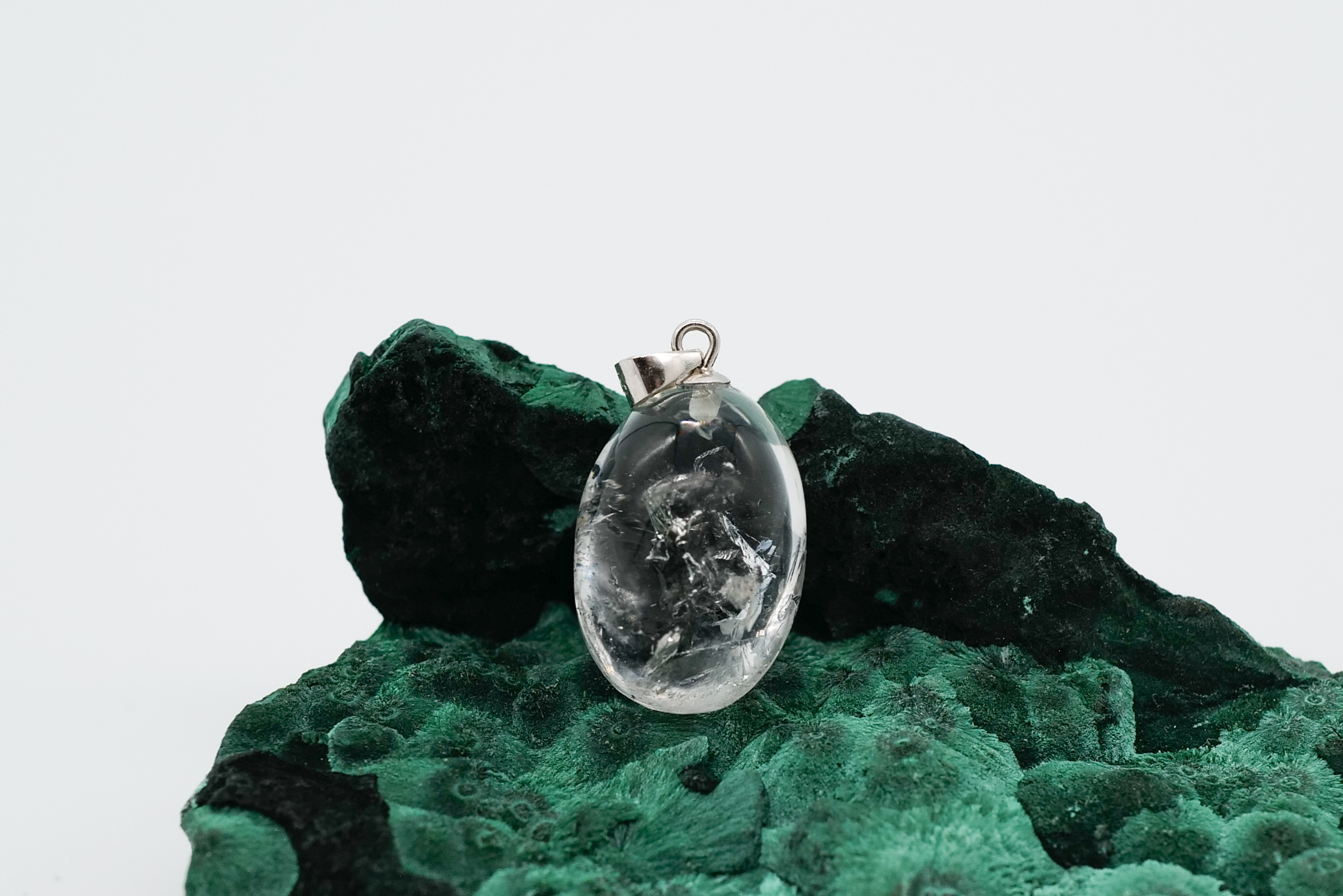 Colgante de cuarzo enhydro