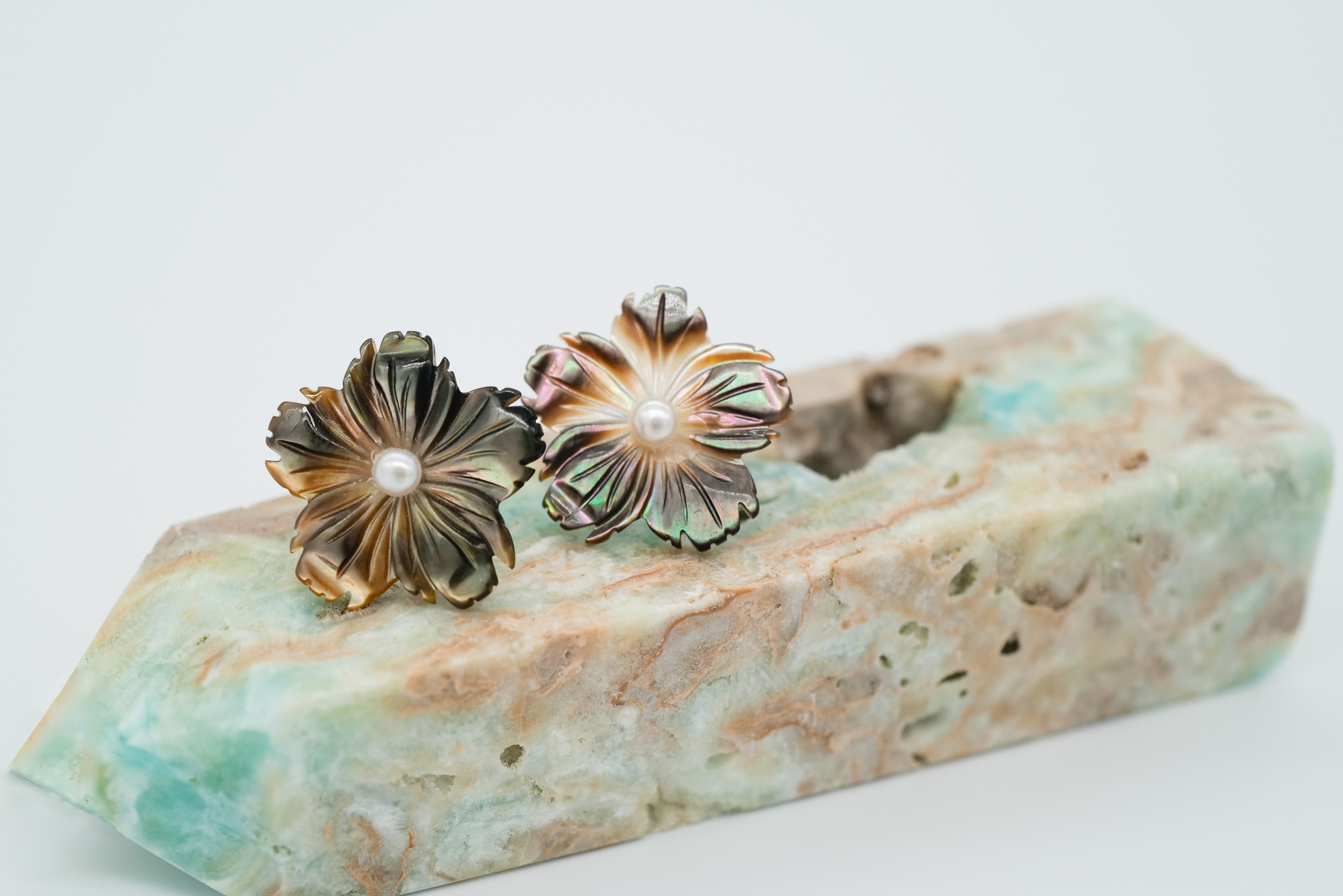 Pendientes de nácar con perlas