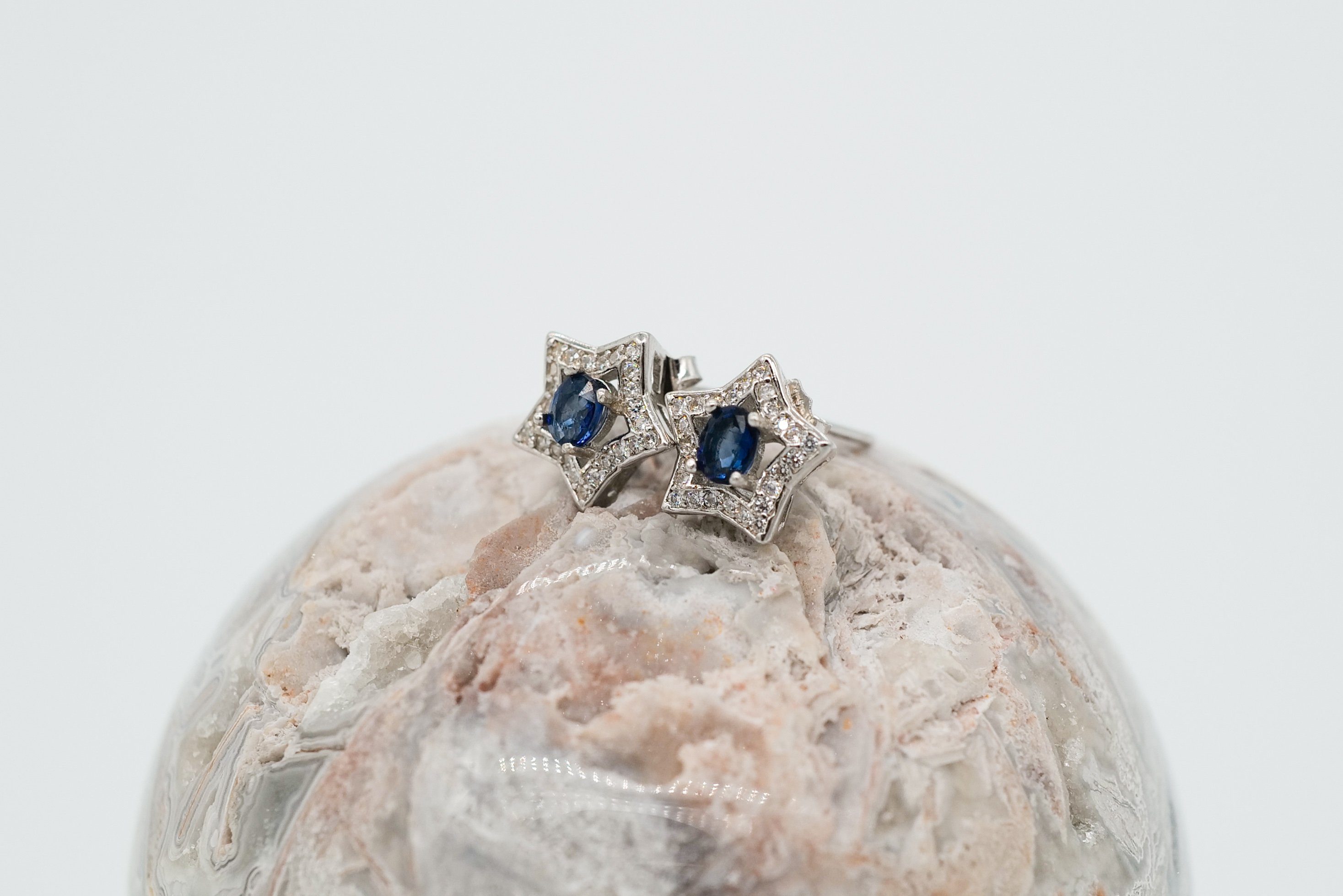 Pendientes de zafiro azul