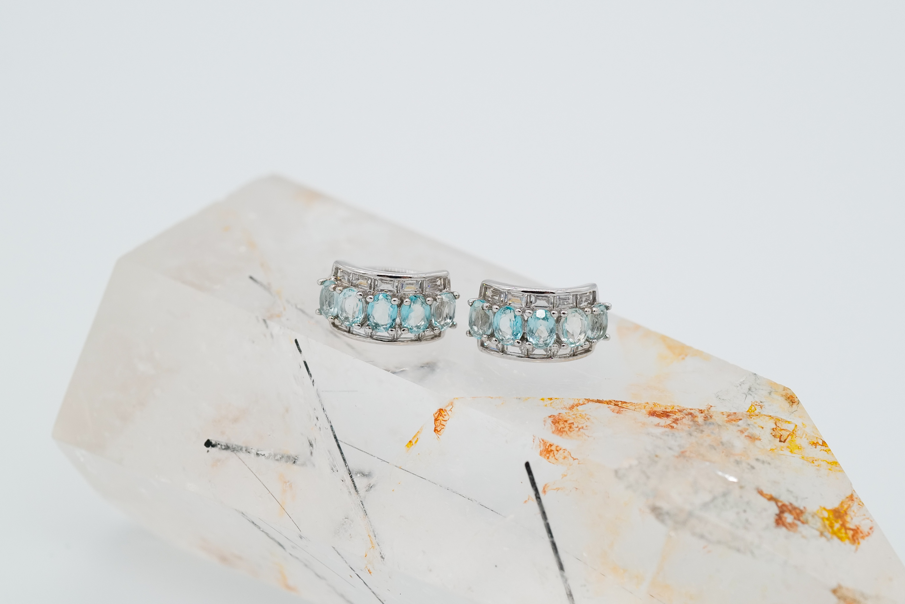 Pendientes de aro con aguamarinas