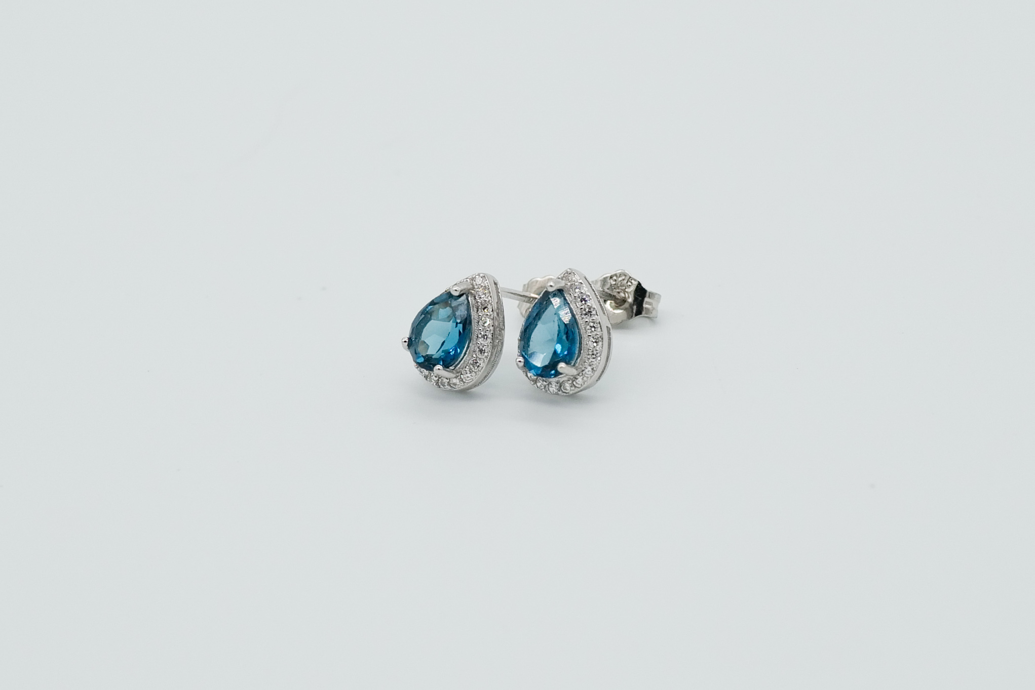 Pendientes de topacio azul