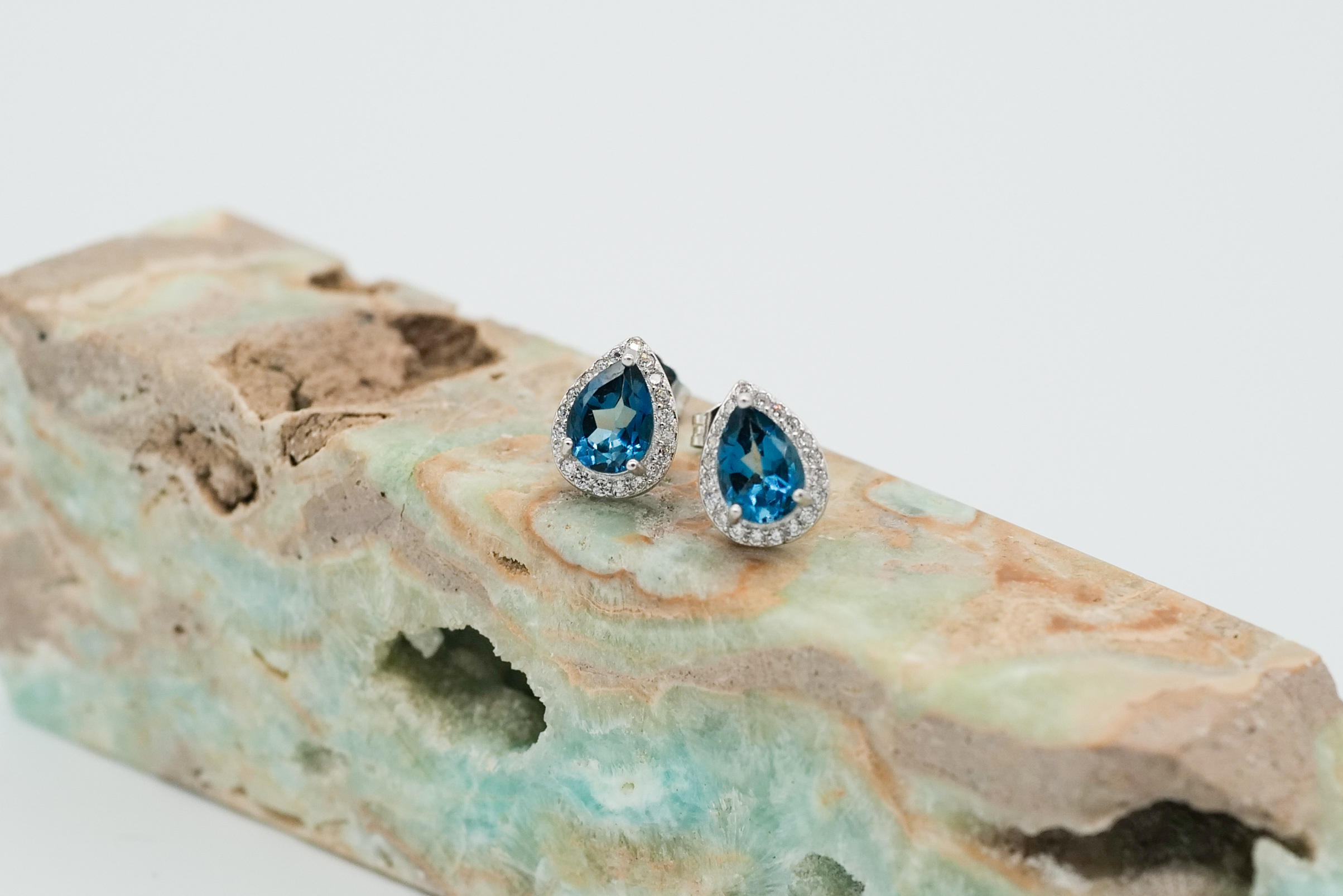 Pendientes de topacio azul