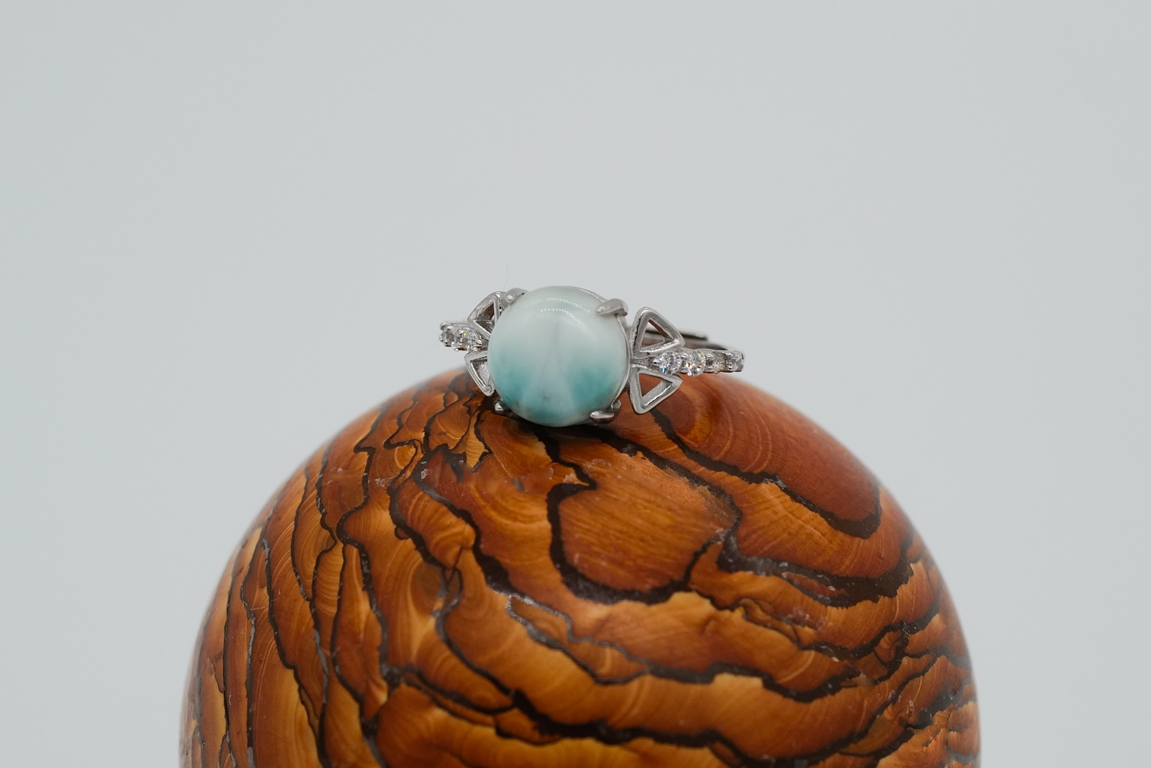 Anillo de larimar