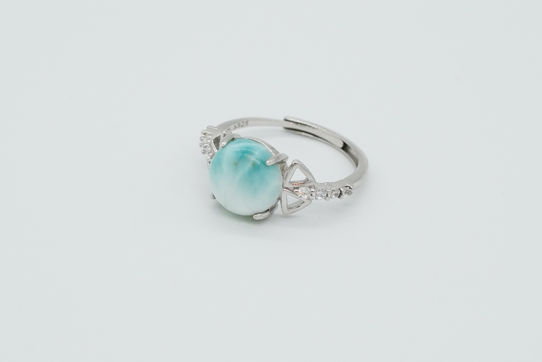 Anillo de larimar