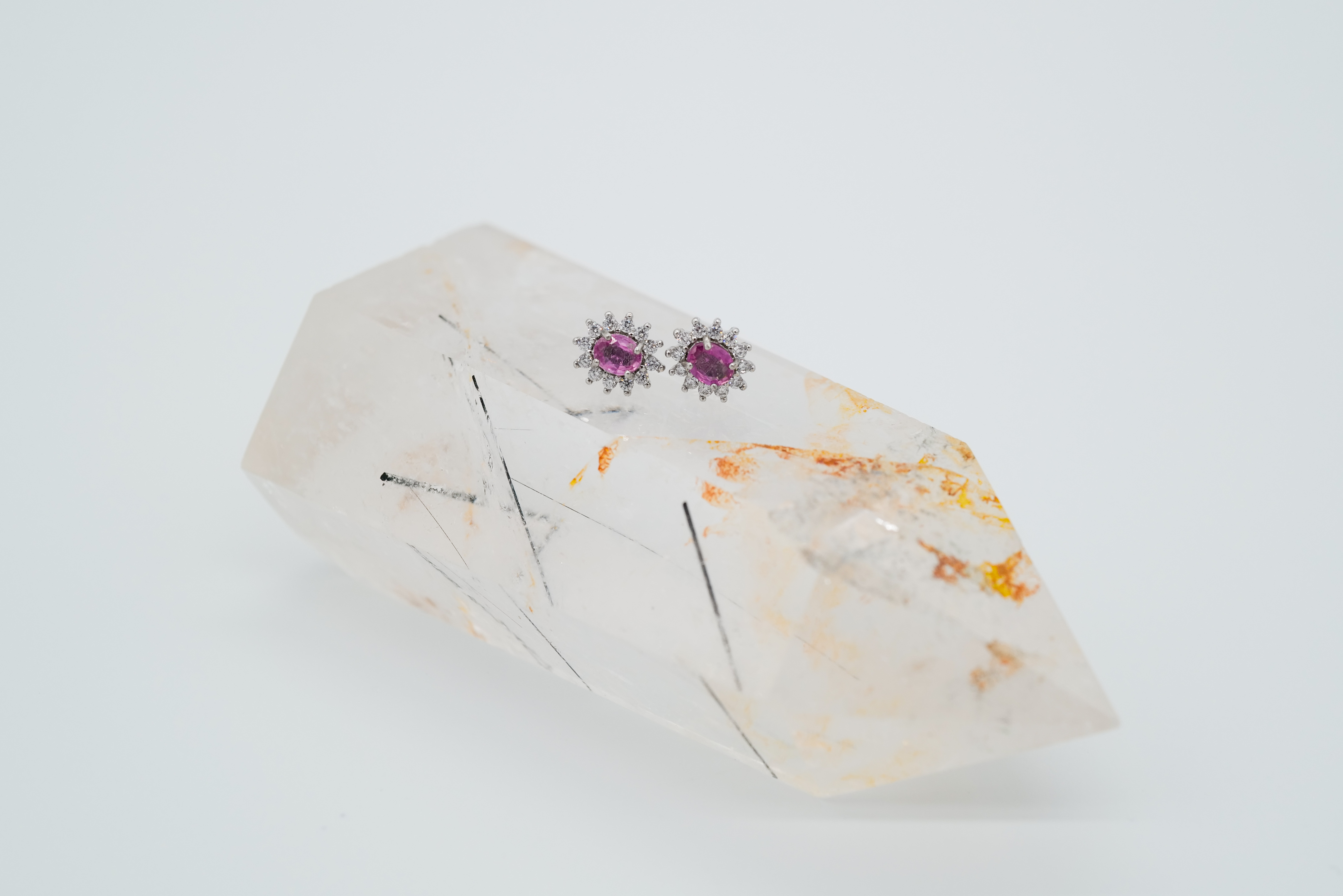 Pendientes con zafiro rosa